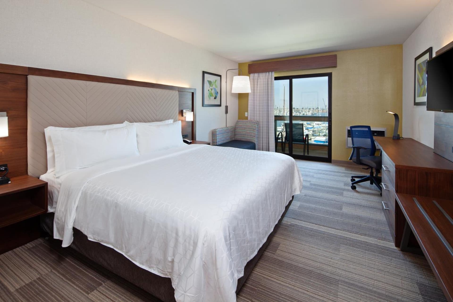 Holiday Inn Express Hotel & Suites Ventura Harbor by IHG gallery photo in Ventura, CA — image 22
