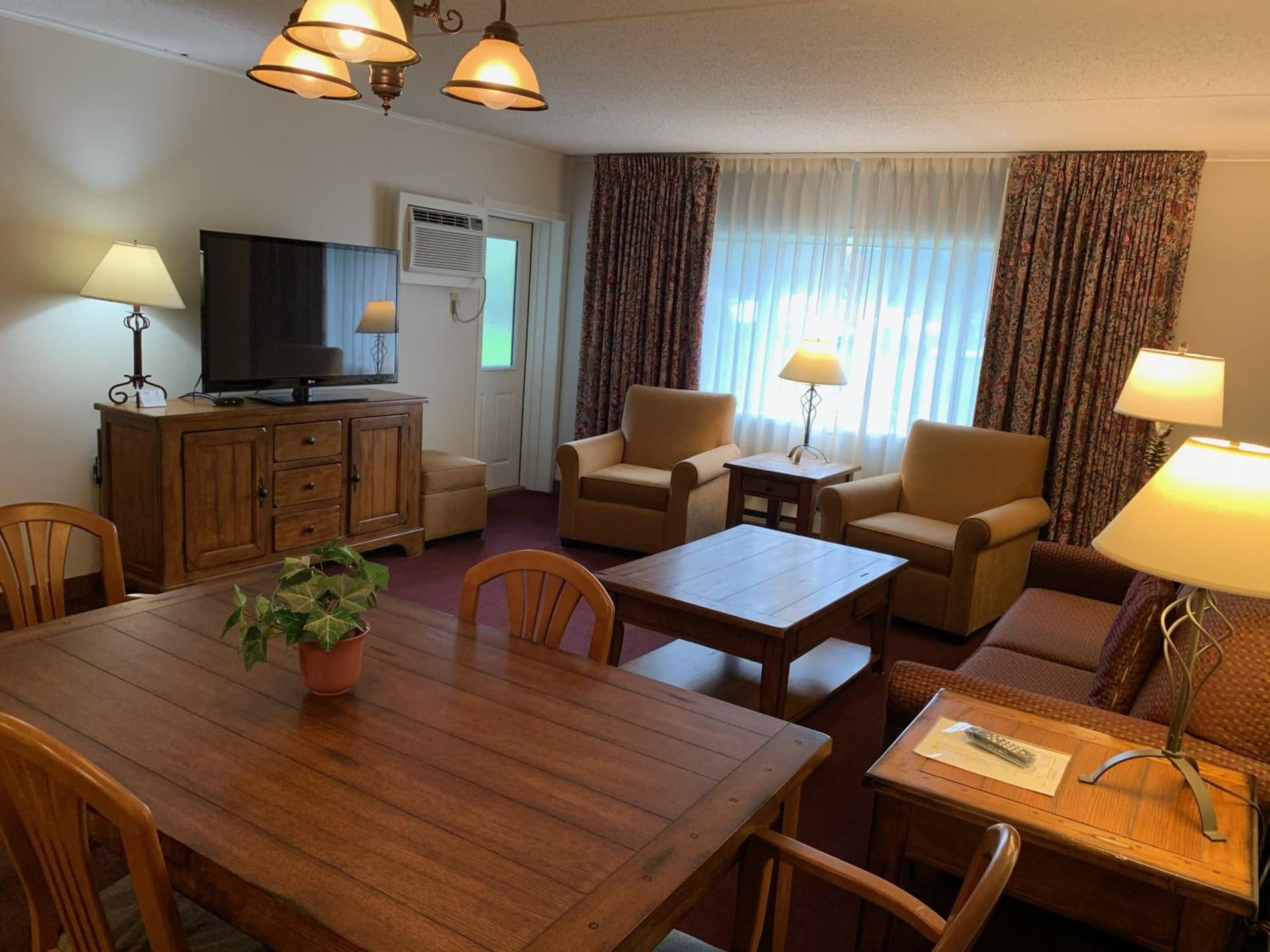 Fireside Inn & Suites Gilford gallery photo in Gilford — image 108