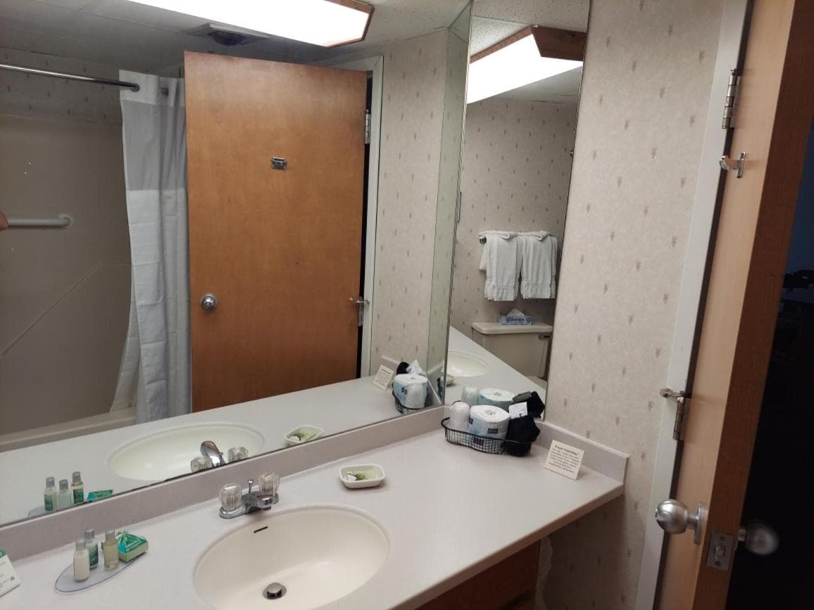 Fireside Inn & Suites Gilford gallery photo in Gilford — image 150
