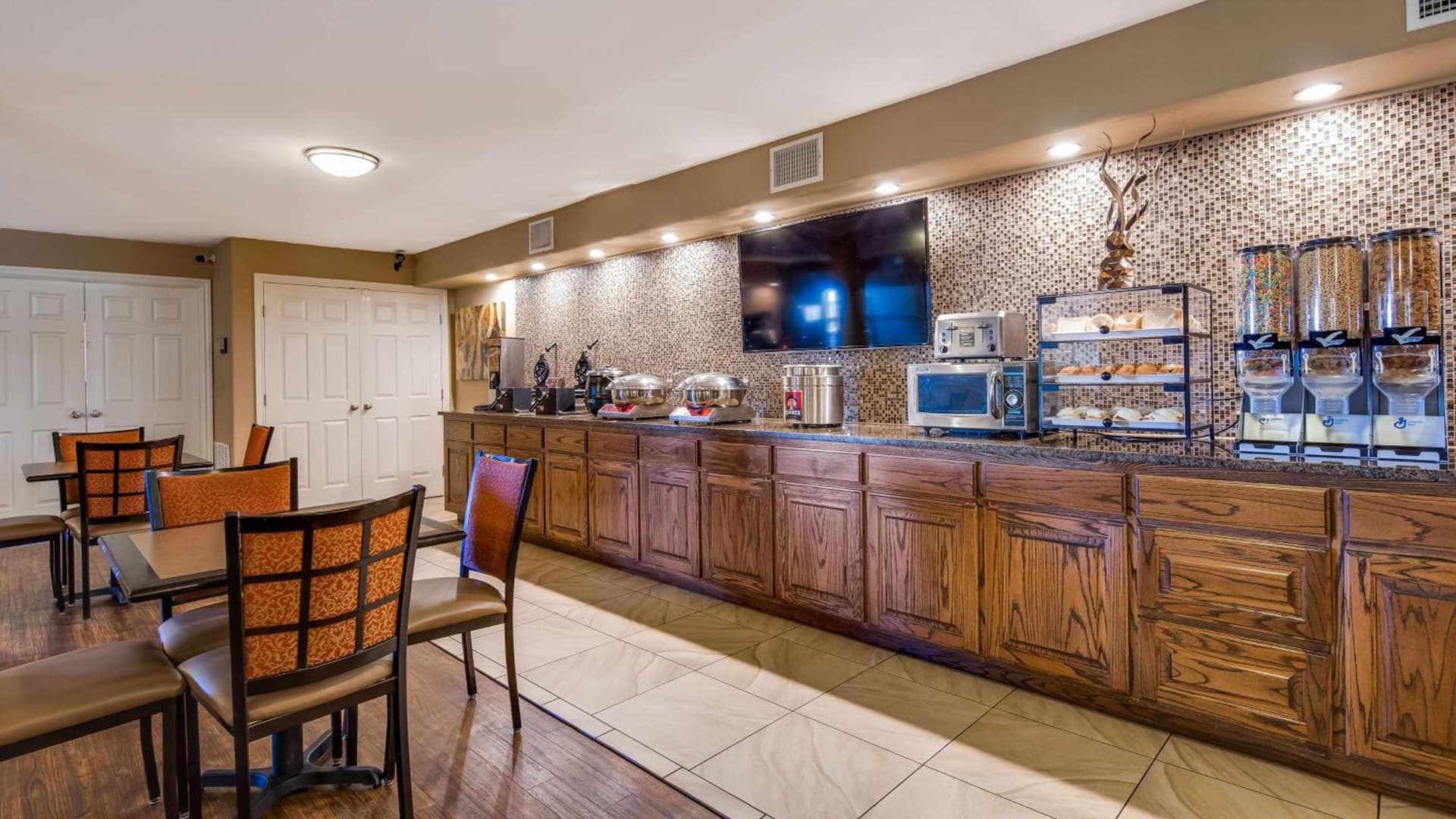 Best Western Canton Inn interior in Canton, TX — gallery photo 2