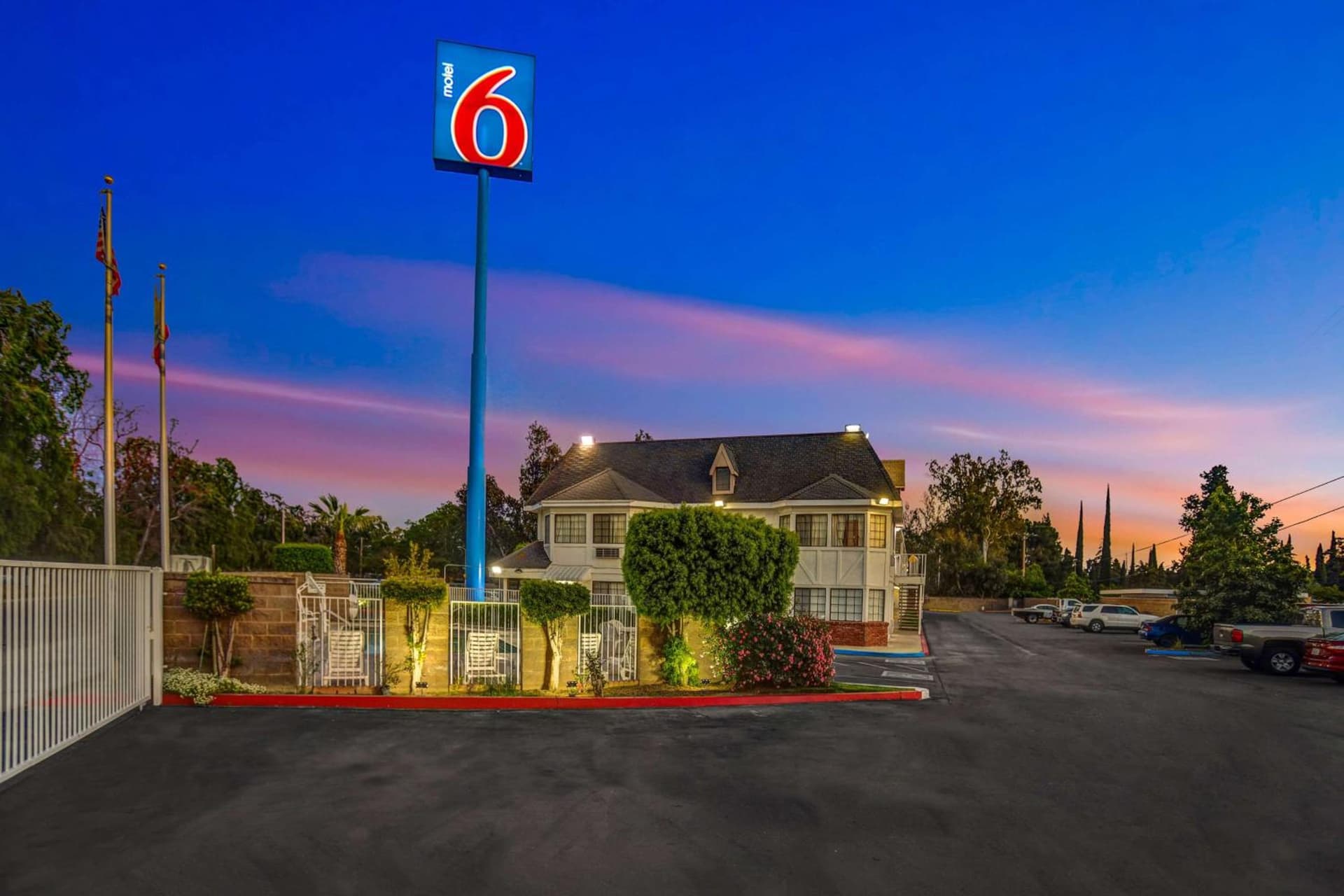 Motel 6-Fresno, CA - Belmont Ave featured exterior or lobby in Fresno, CA — similar hotel