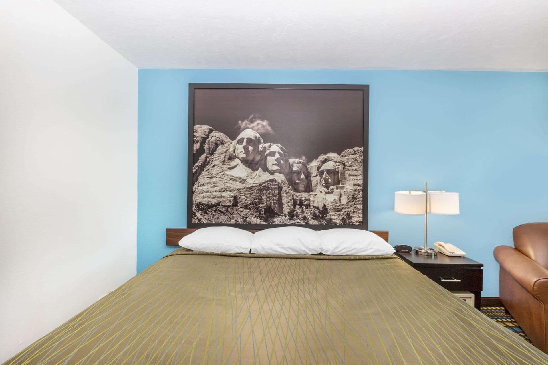 Super 8 by Wyndham North Sioux City gallery photo in North Sioux City, SD — image 10