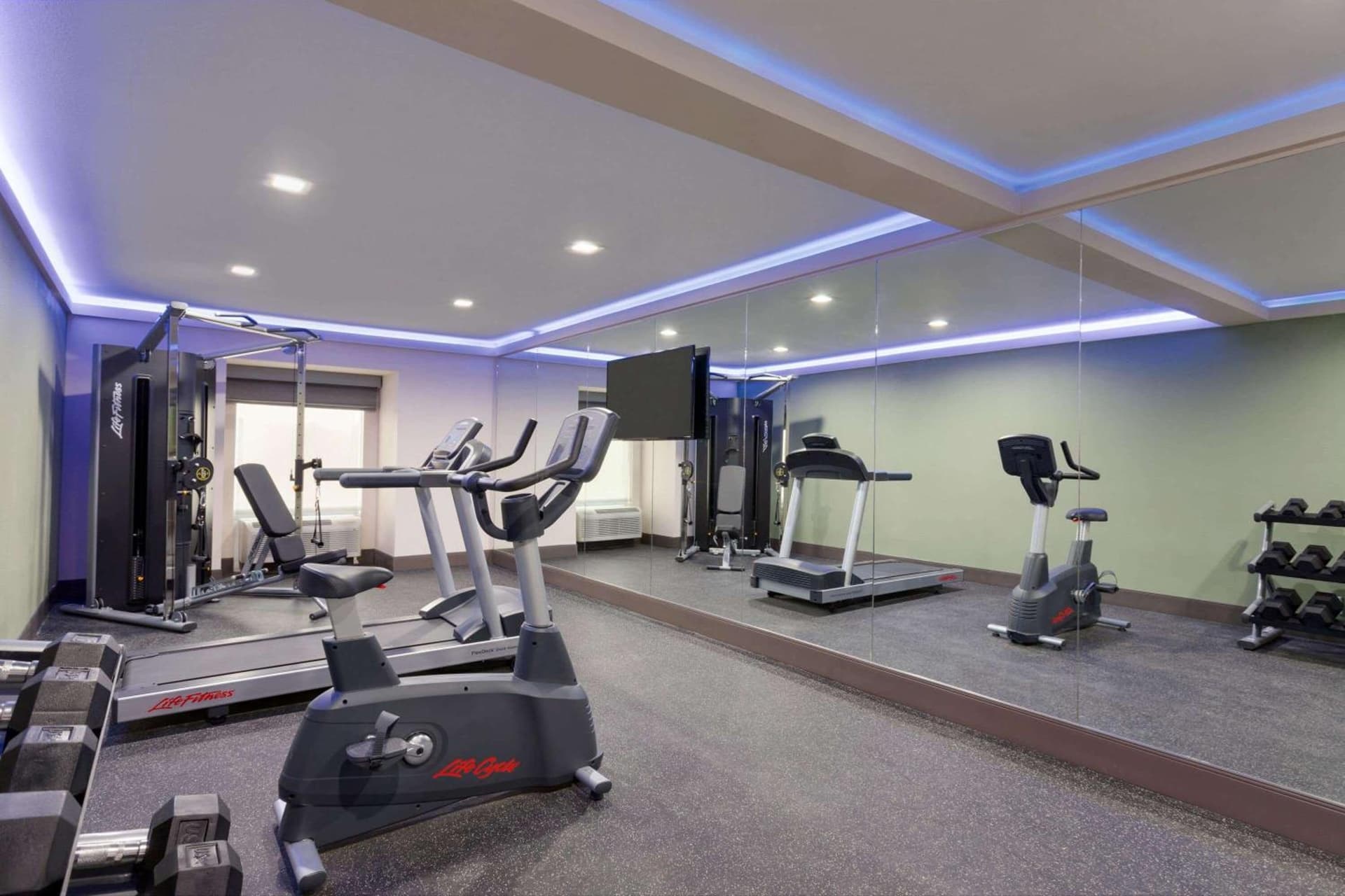Wingate by Wyndham Murfreesboro-NEAR MTSU gallery photo in Murfreesboro, TN — image 25
