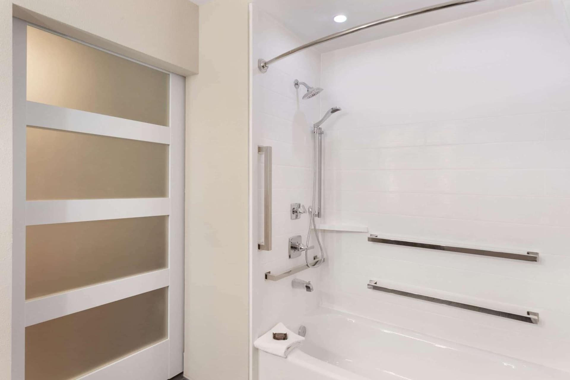 Wingate by Wyndham Murfreesboro-NEAR MTSU interior in Murfreesboro, TN — gallery photo 2