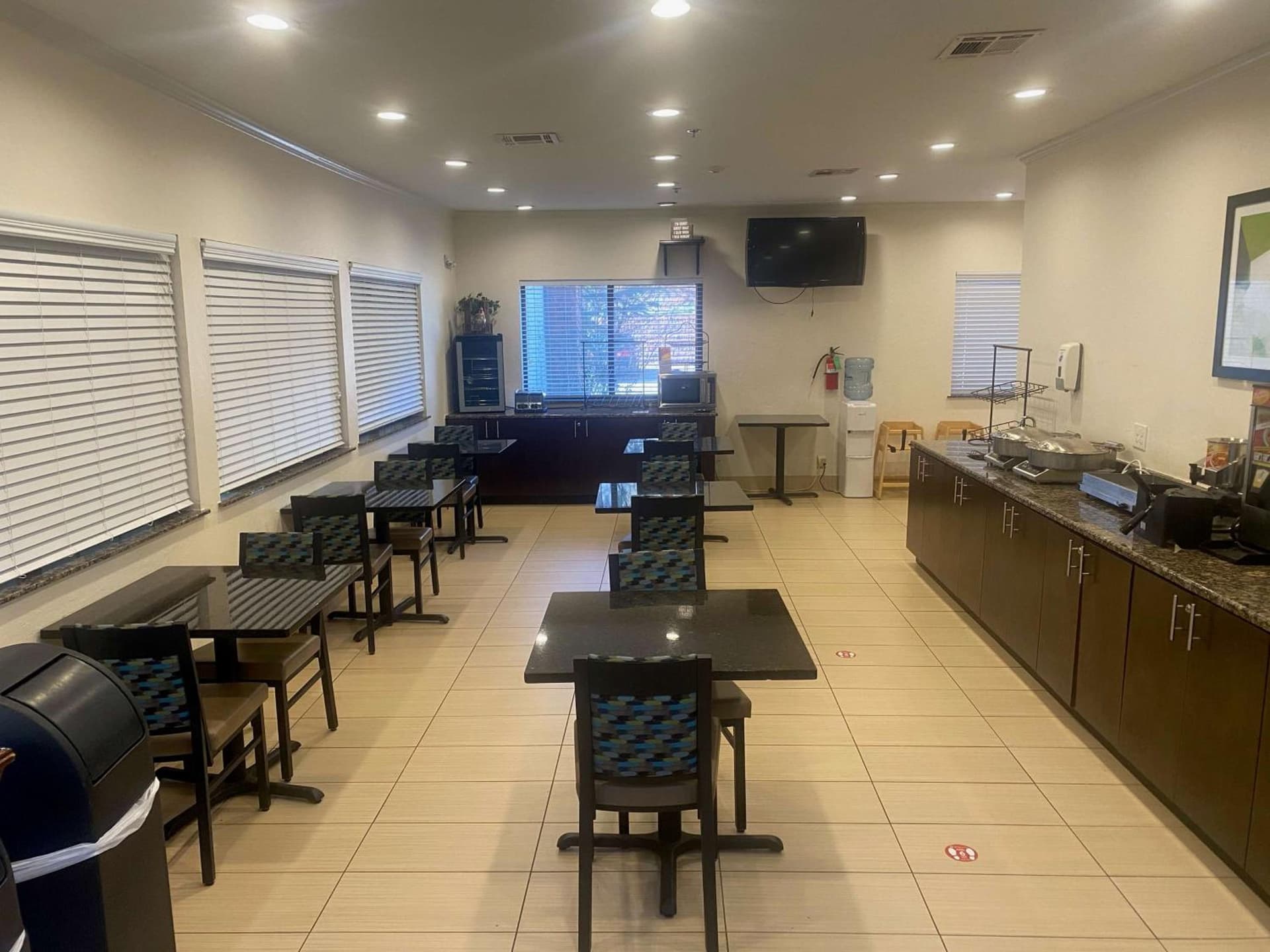 SureStay Plus by Best Western Edmond interior in Edmond, OK — gallery photo 2