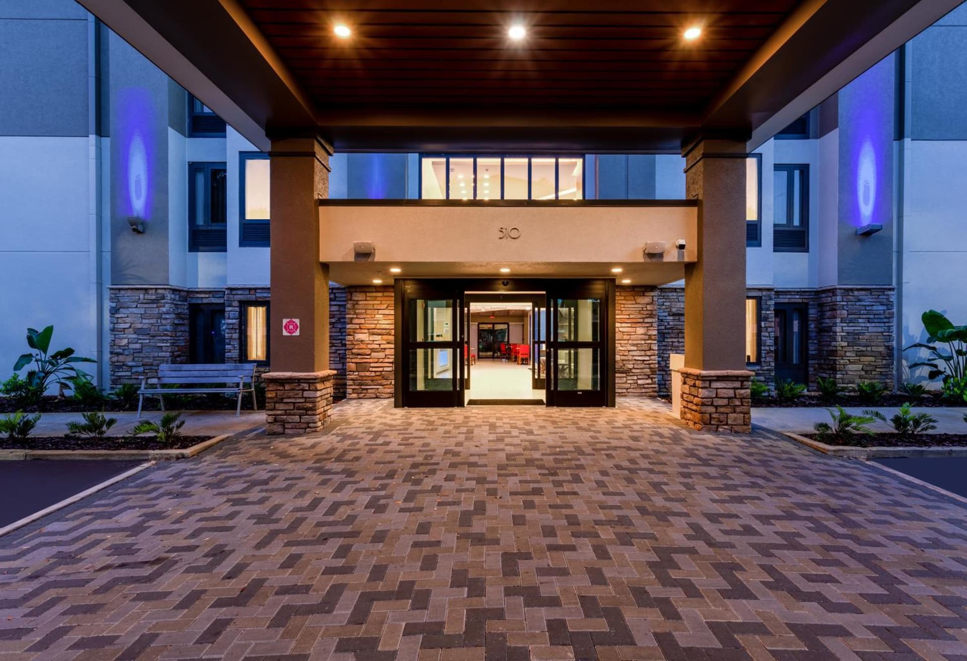 Holiday Inn Express Tampa-Brandon by IHG interior in Brandon, FL — gallery photo 2