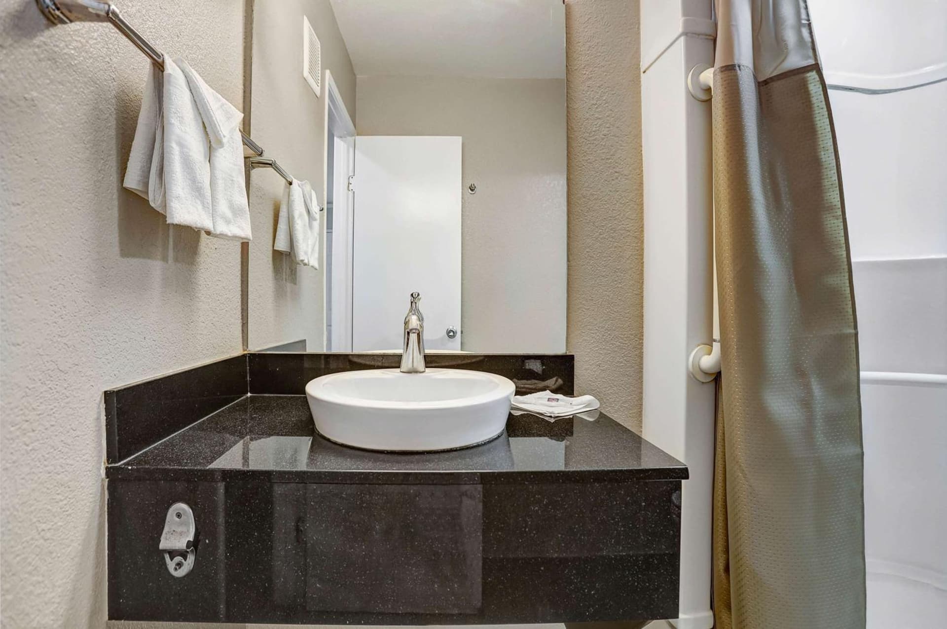 Motel 6-San Bernardino, CA - South gallery photo in San Bernardino, CA — image 47