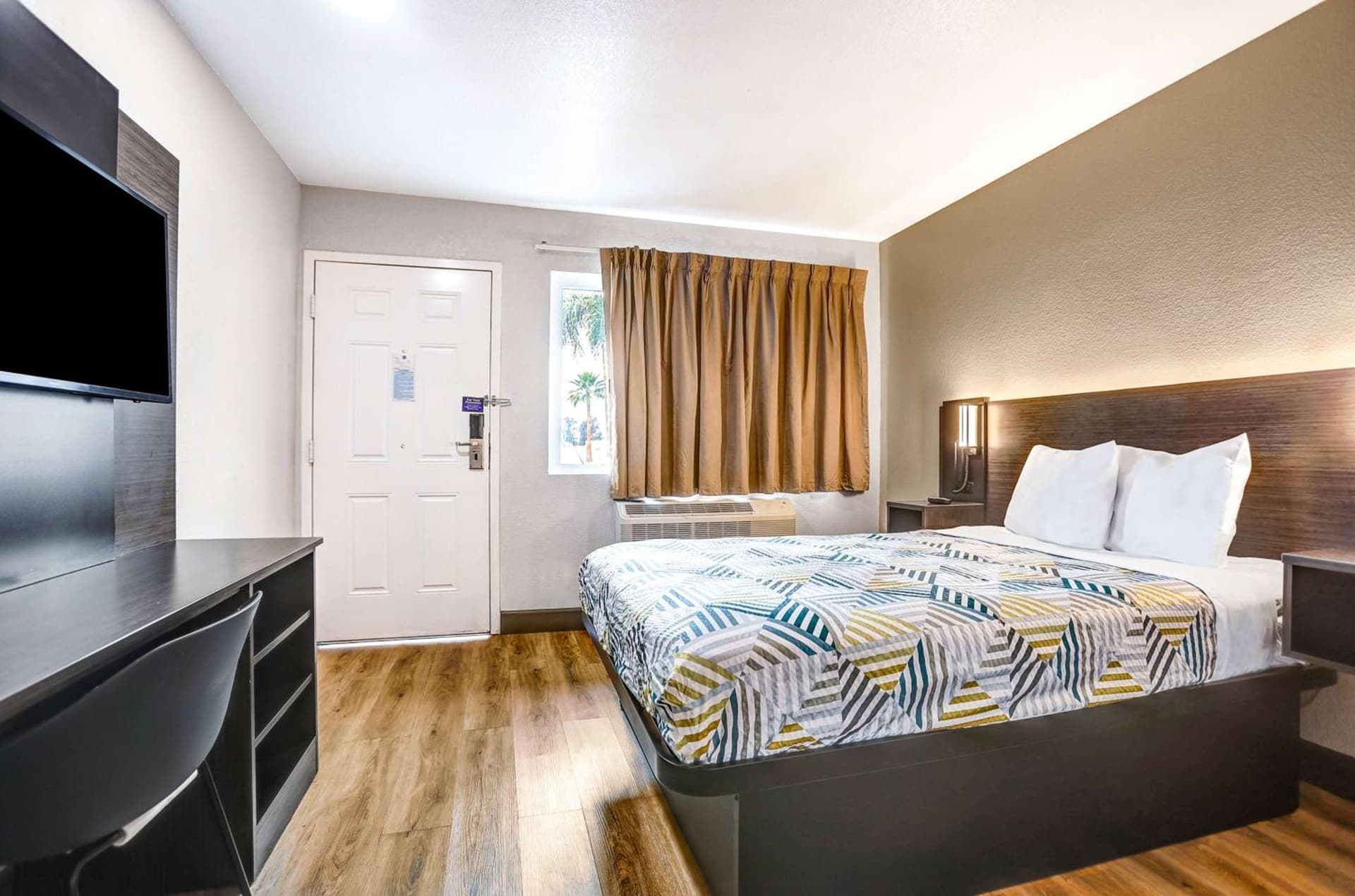 Motel 6-San Bernardino, CA - South gallery photo in San Bernardino, CA — image 19