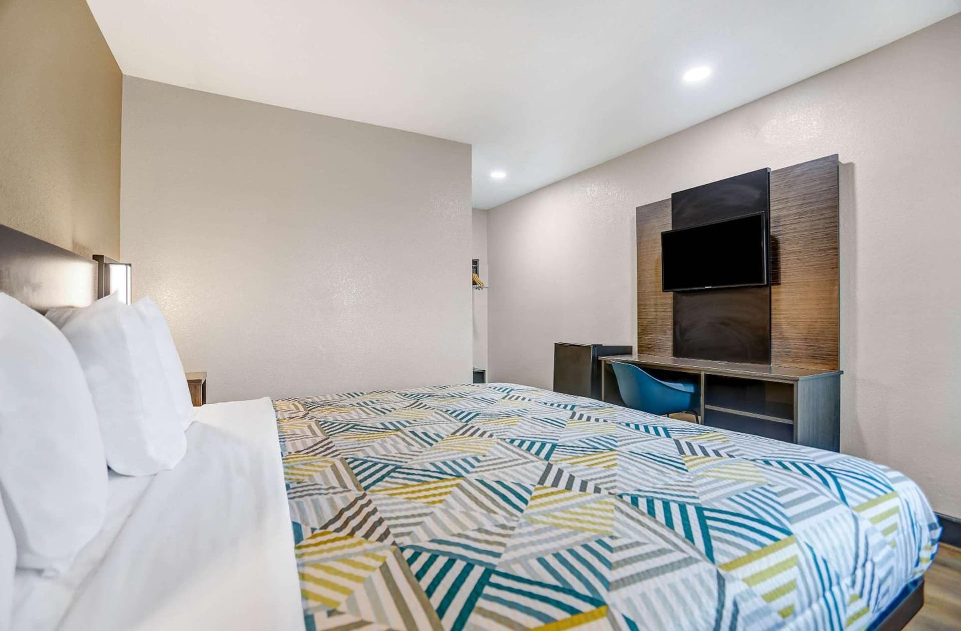 Motel 6-San Bernardino, CA - South gallery photo in San Bernardino, CA — image 37