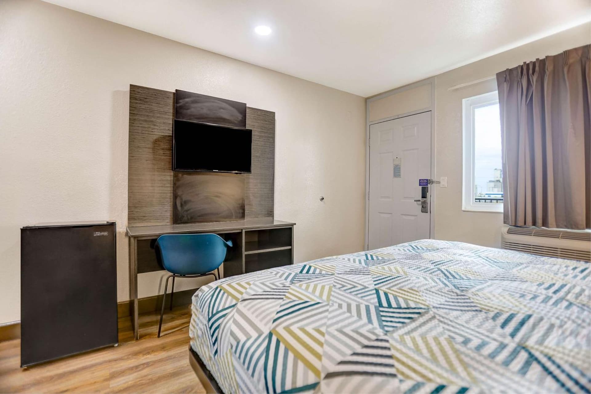 Motel 6-San Bernardino, CA - South gallery photo in San Bernardino, CA — image 21