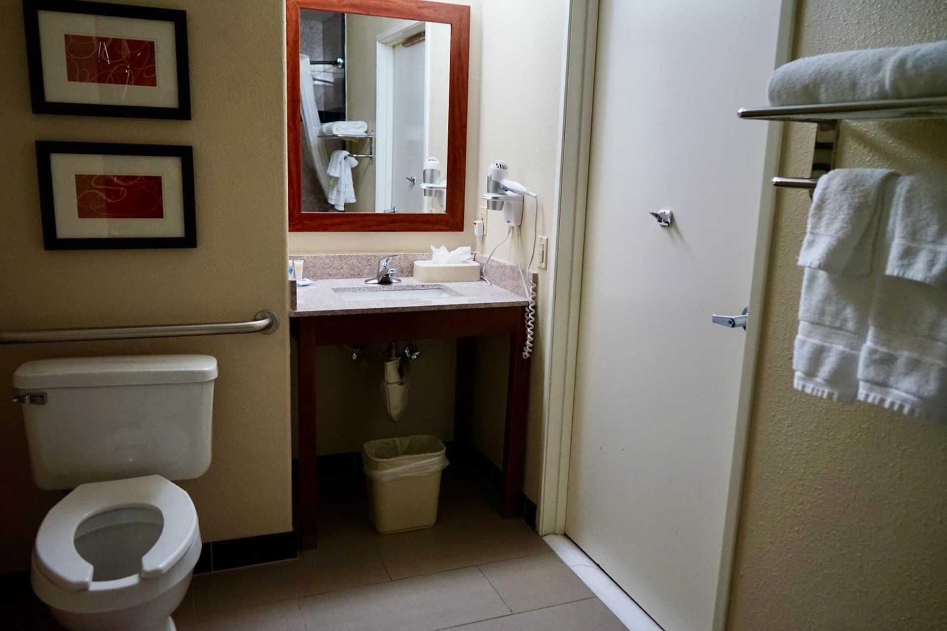 Comfort Suites Victorville-Hesperia gallery photo in Victorville, CA — image 24