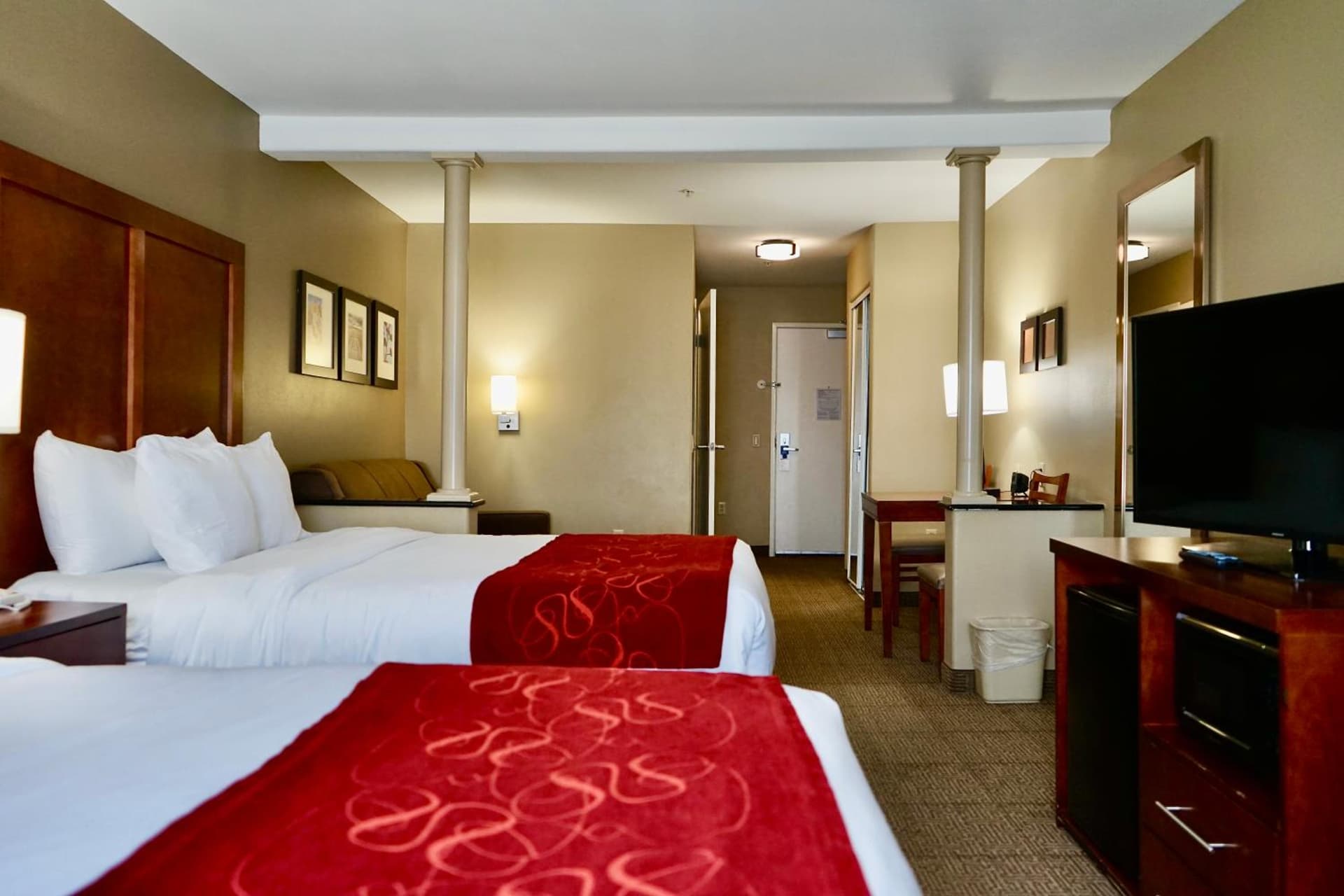 Comfort Suites Victorville-Hesperia interior in Victorville, CA — gallery photo 2