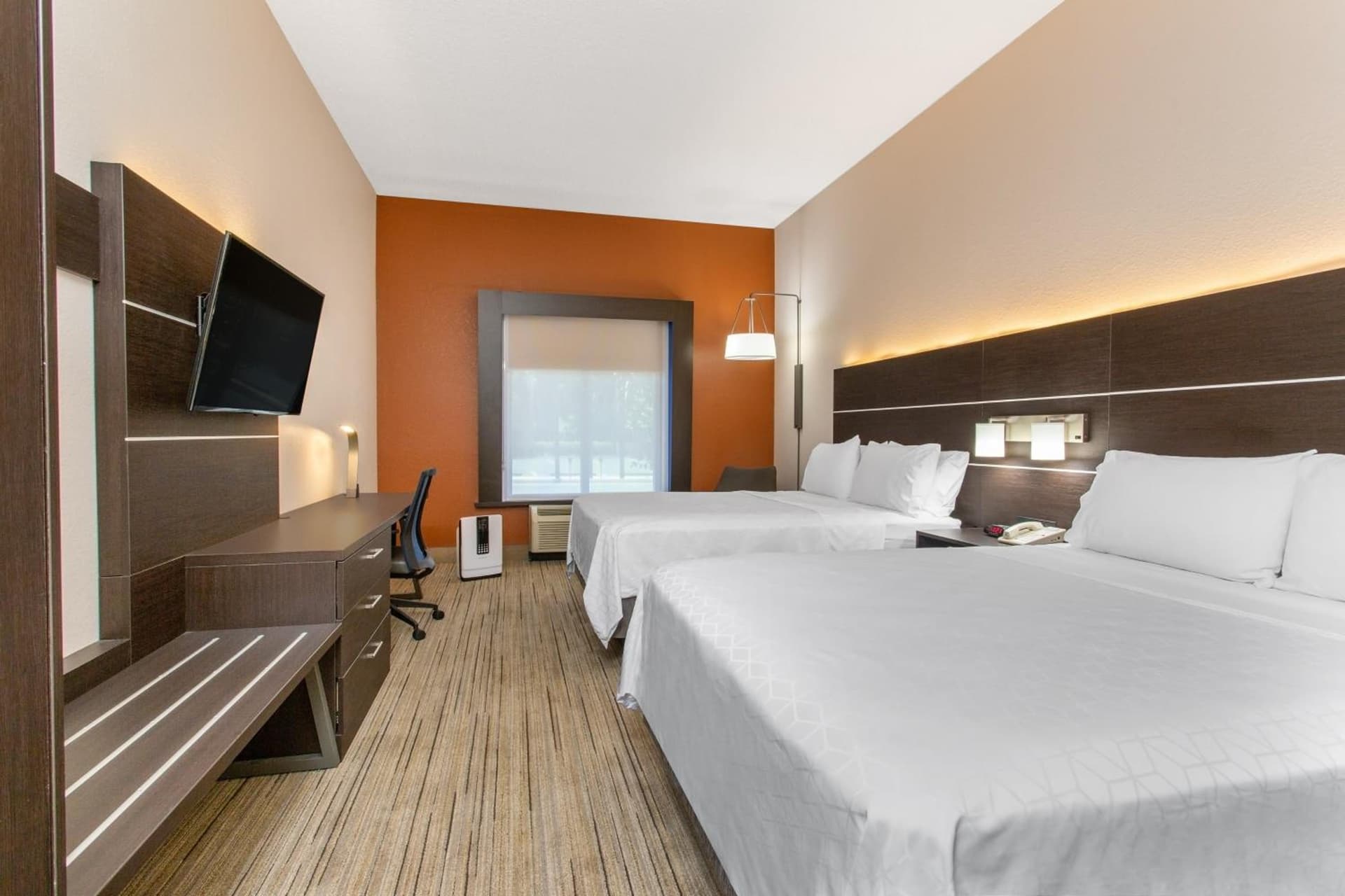 Holiday Inn Express and Suites Silver Springs - Ocala by IHG gallery photo in Silver Springs, FL — image 10