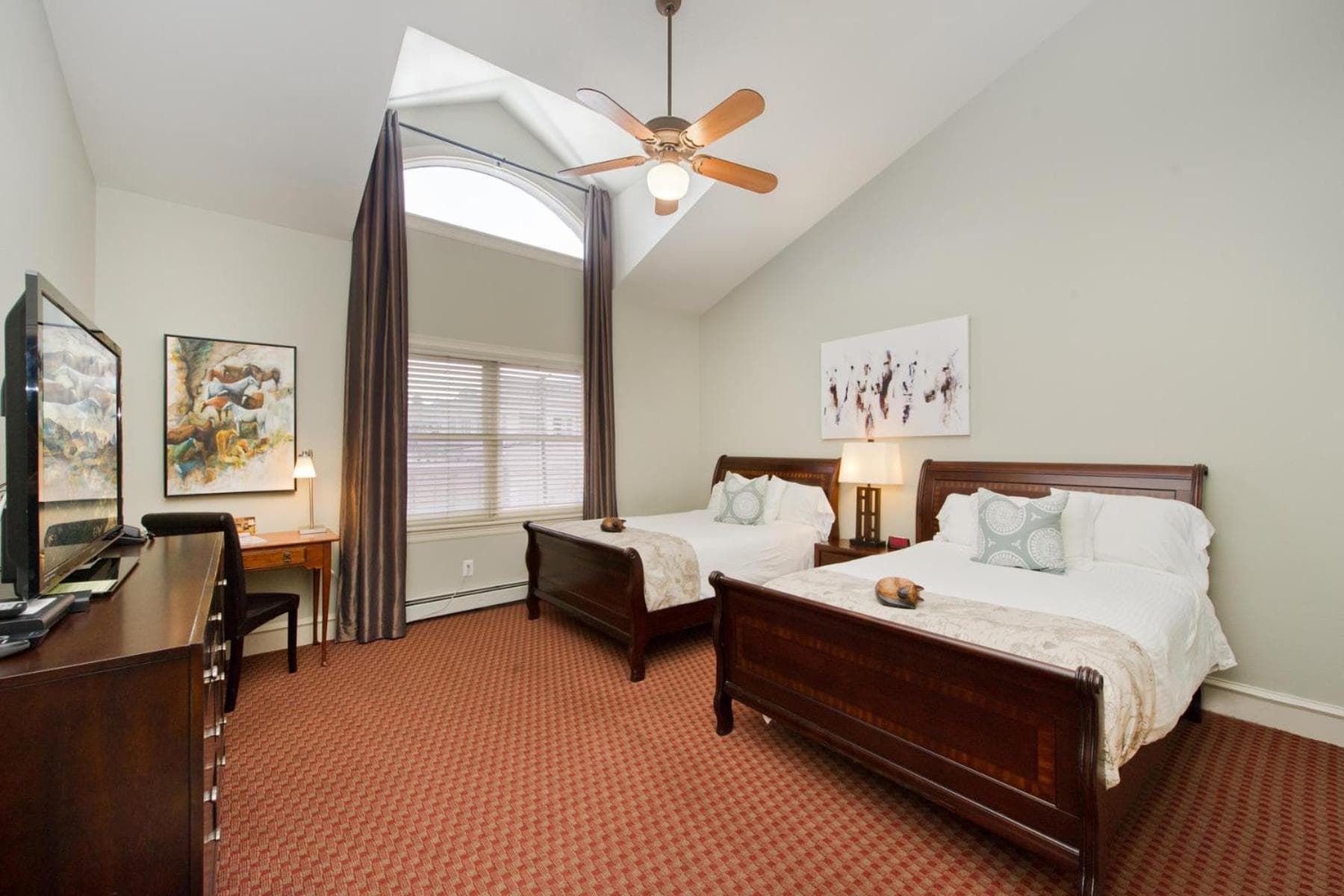 The Bradley Boulder Inn property views in Boulder, CO — gallery photo 3