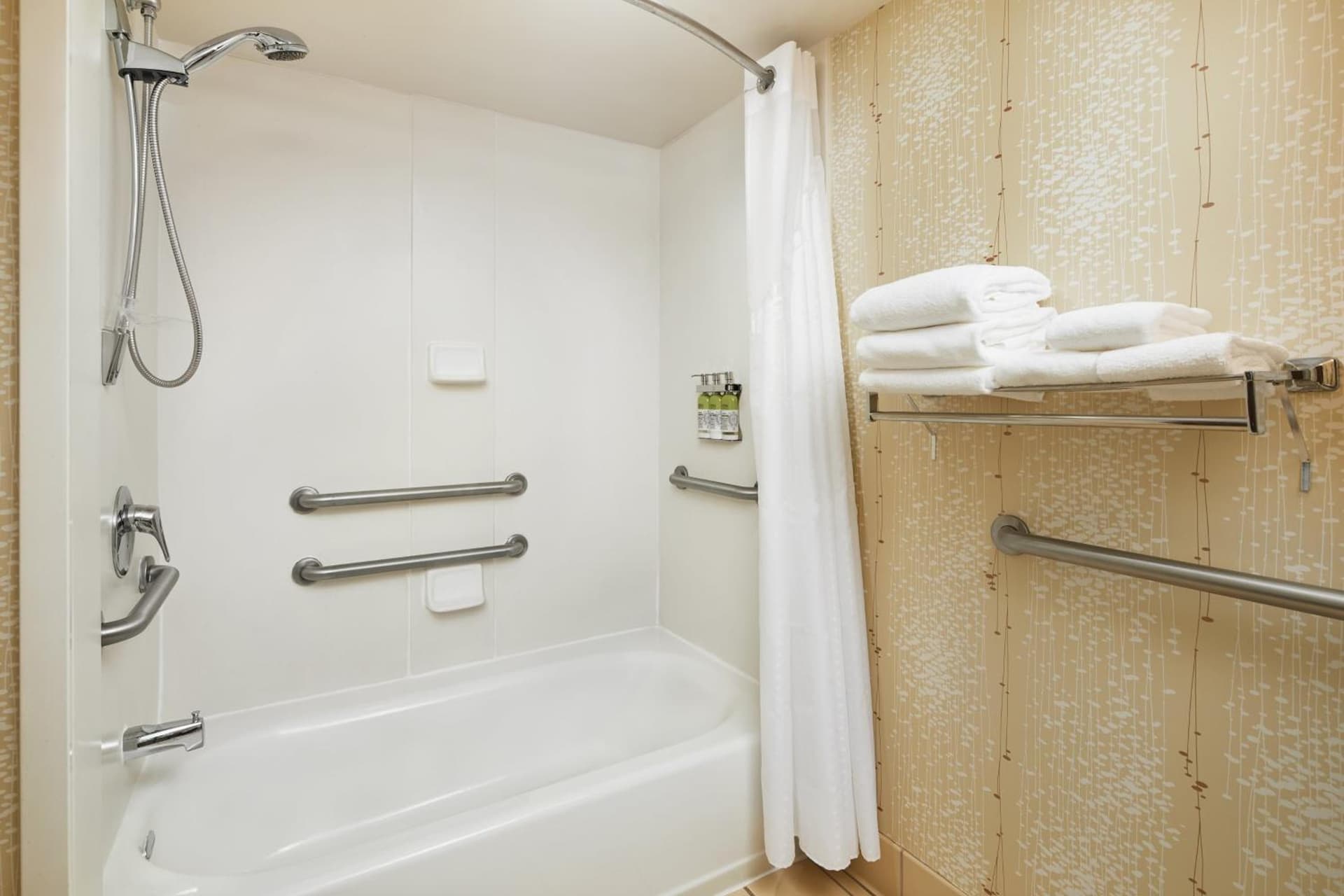 Holiday Inn Express & Suites I-26 & Us 29 At Westgate Mall by IHG gallery photo in Spartanburg, SC — image 21