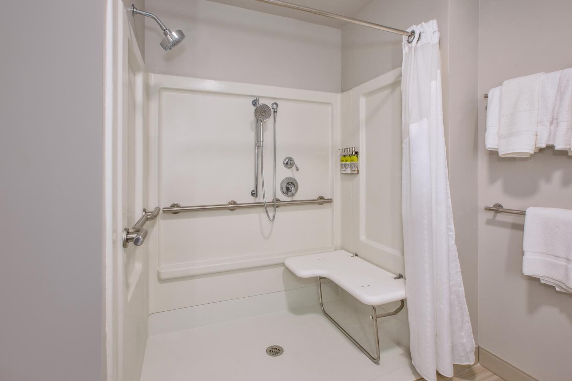 Holiday Inn Express & Suites Wooster by IHG gallery photo in Wooster, OH — image 52