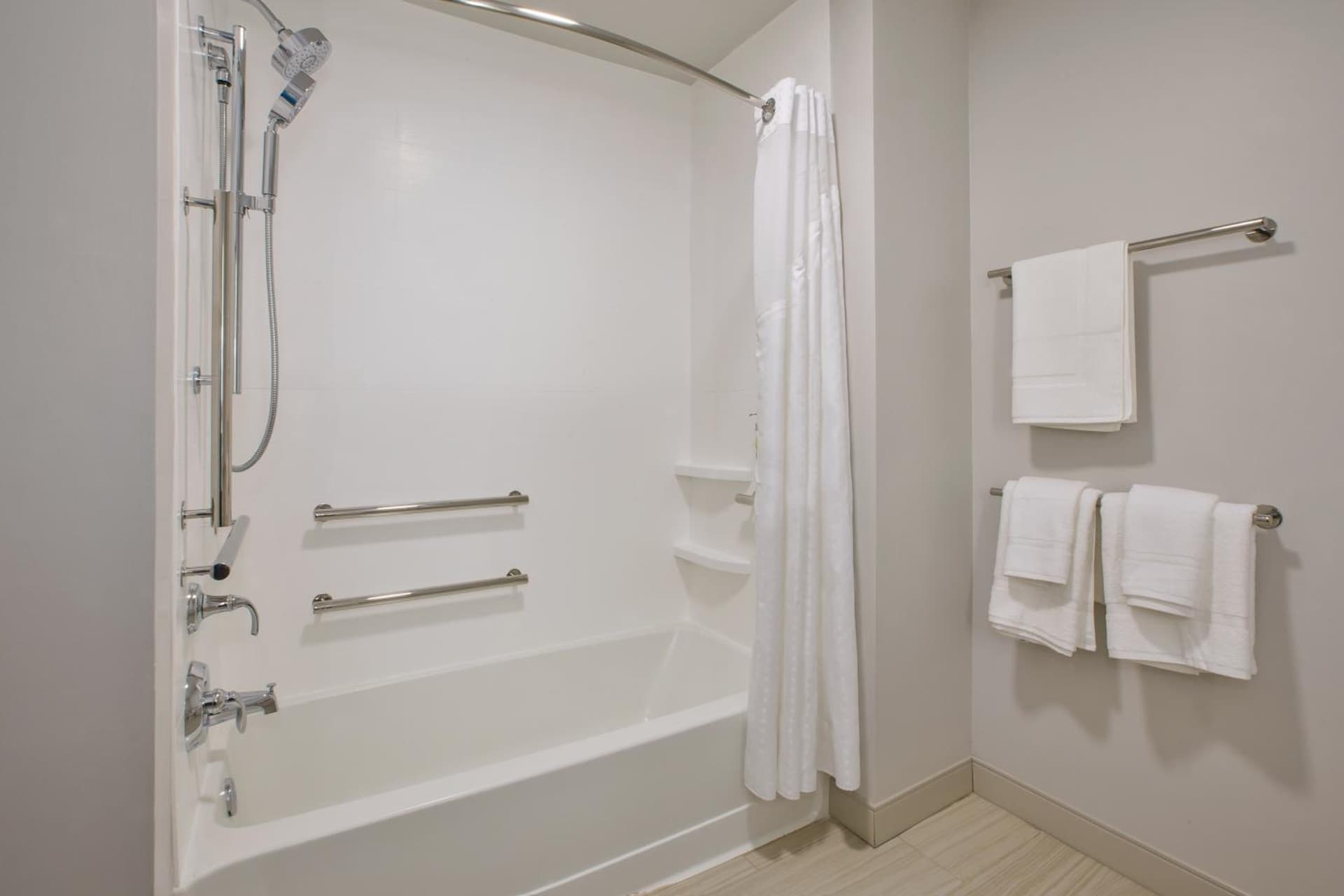 Holiday Inn Express & Suites Wooster by IHG gallery photo in Wooster, OH — image 18