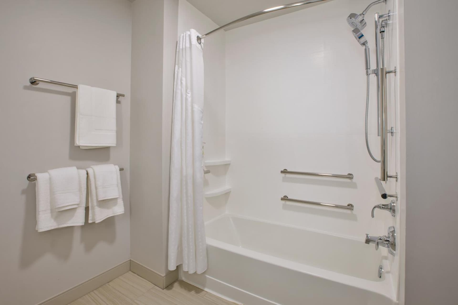 Holiday Inn Express & Suites Wooster by IHG gallery photo in Wooster, OH — image 38