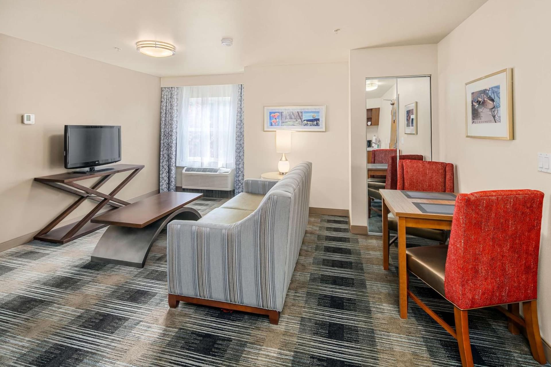 Executive Residency by Best Western Navigator Inn & Suites gallery photo in Everett, WA — image 17