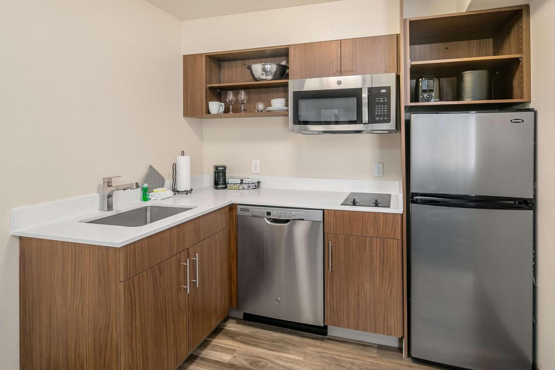 Executive Residency by Best Western Navigator Inn & Suites gallery photo in Everett, WA — image 8