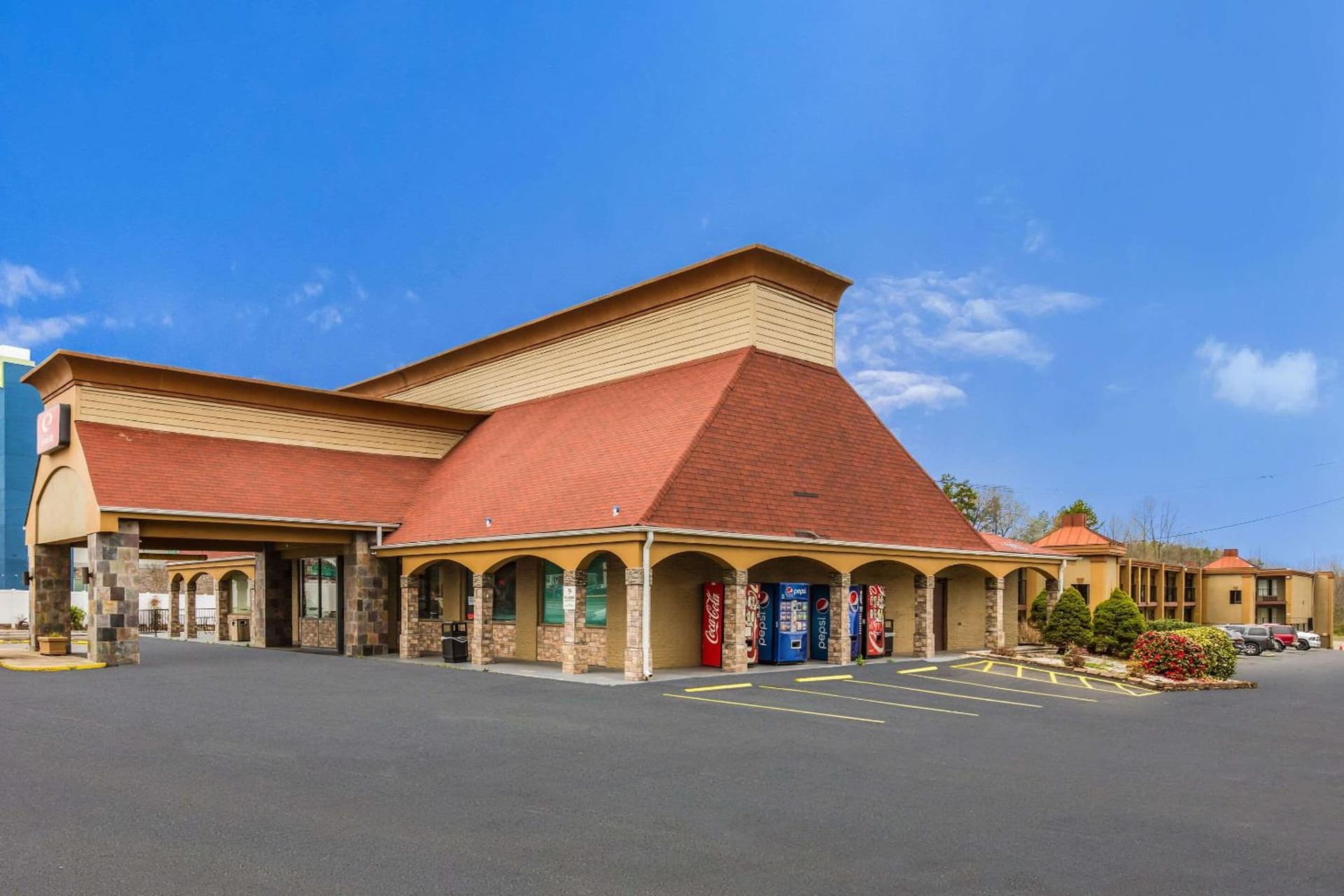 Econo Lodge Salisbury South interior in Salisbury, NC — gallery photo 2