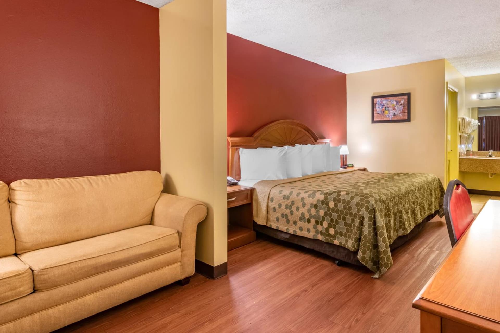 Econo Lodge Inn & Suites Maingate Central gallery photo in Kissimmee, FL — image 6