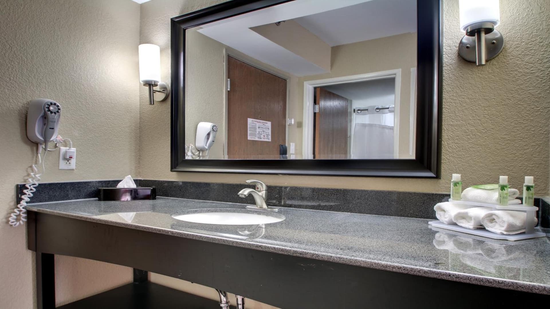 Holiday Inn Express & Suites Jackson Downtown - Coliseum by IHG gallery photo in Jackson, MS — image 47