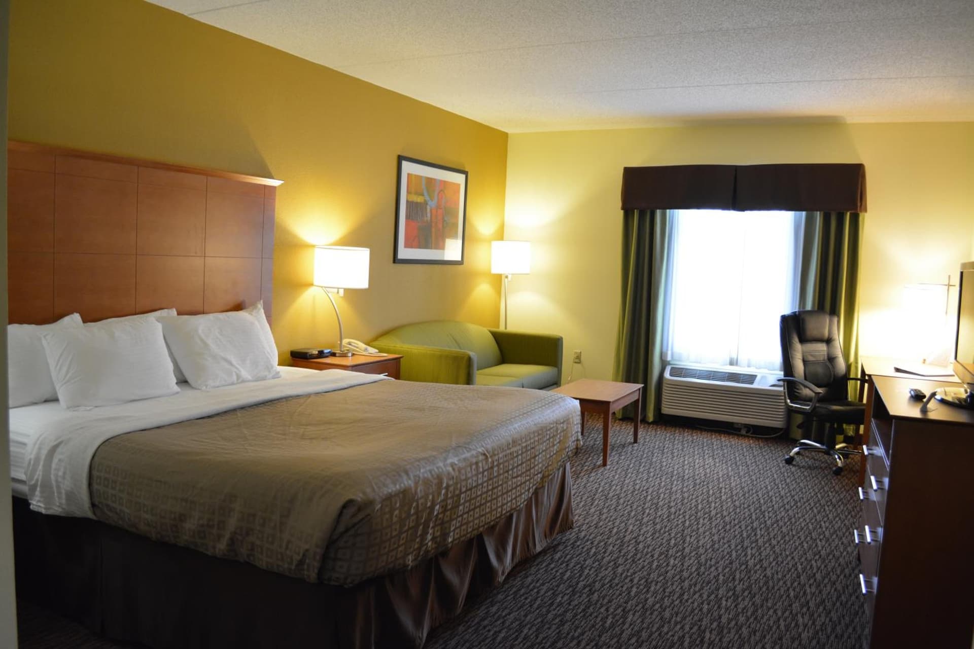 University Hotel & Suites Shippensburg, Trademark by Wyndham gallery photo in Shippensburg, PA — image 35