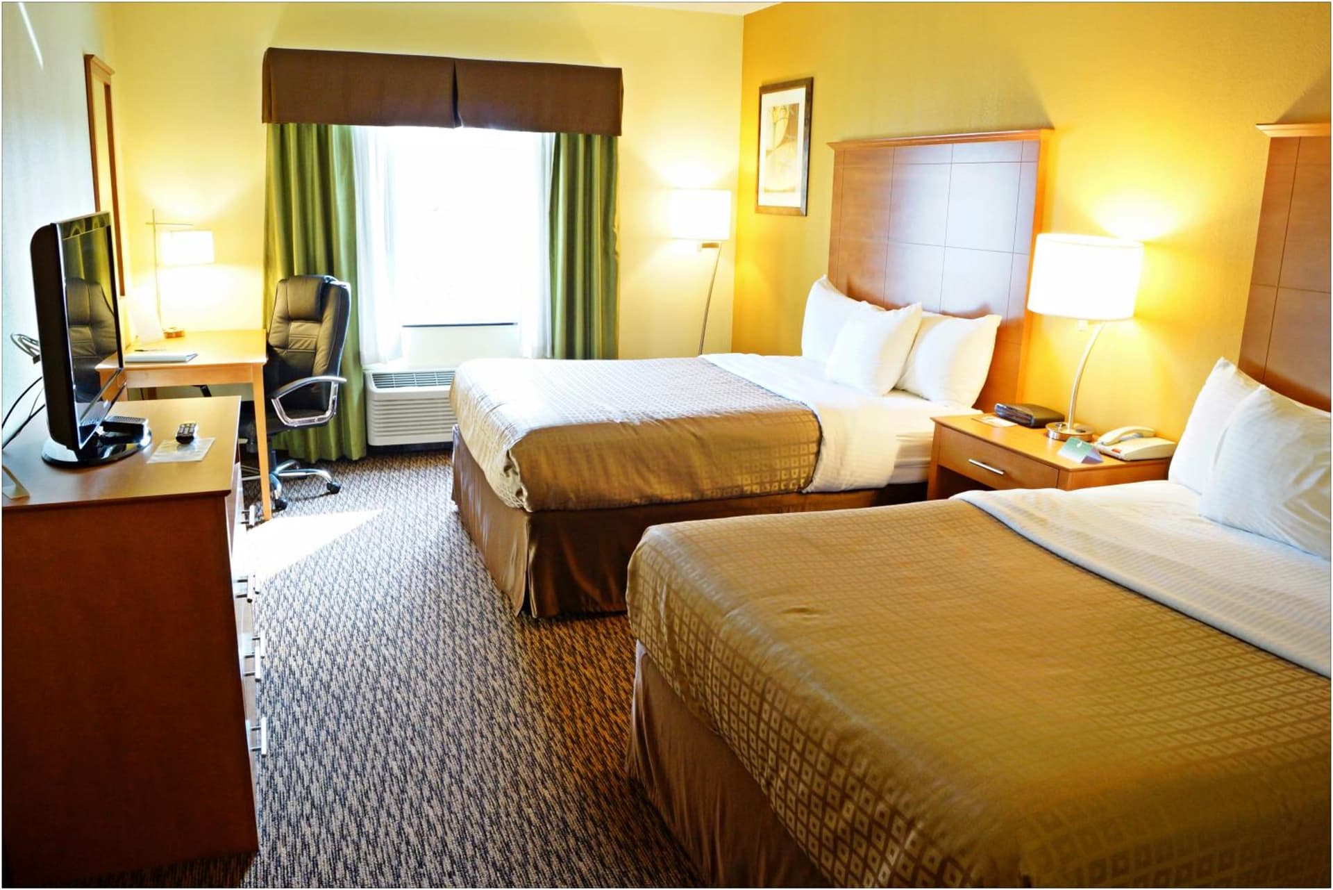 University Hotel & Suites Shippensburg, Trademark by Wyndham interior in Shippensburg, PA — gallery photo 2
