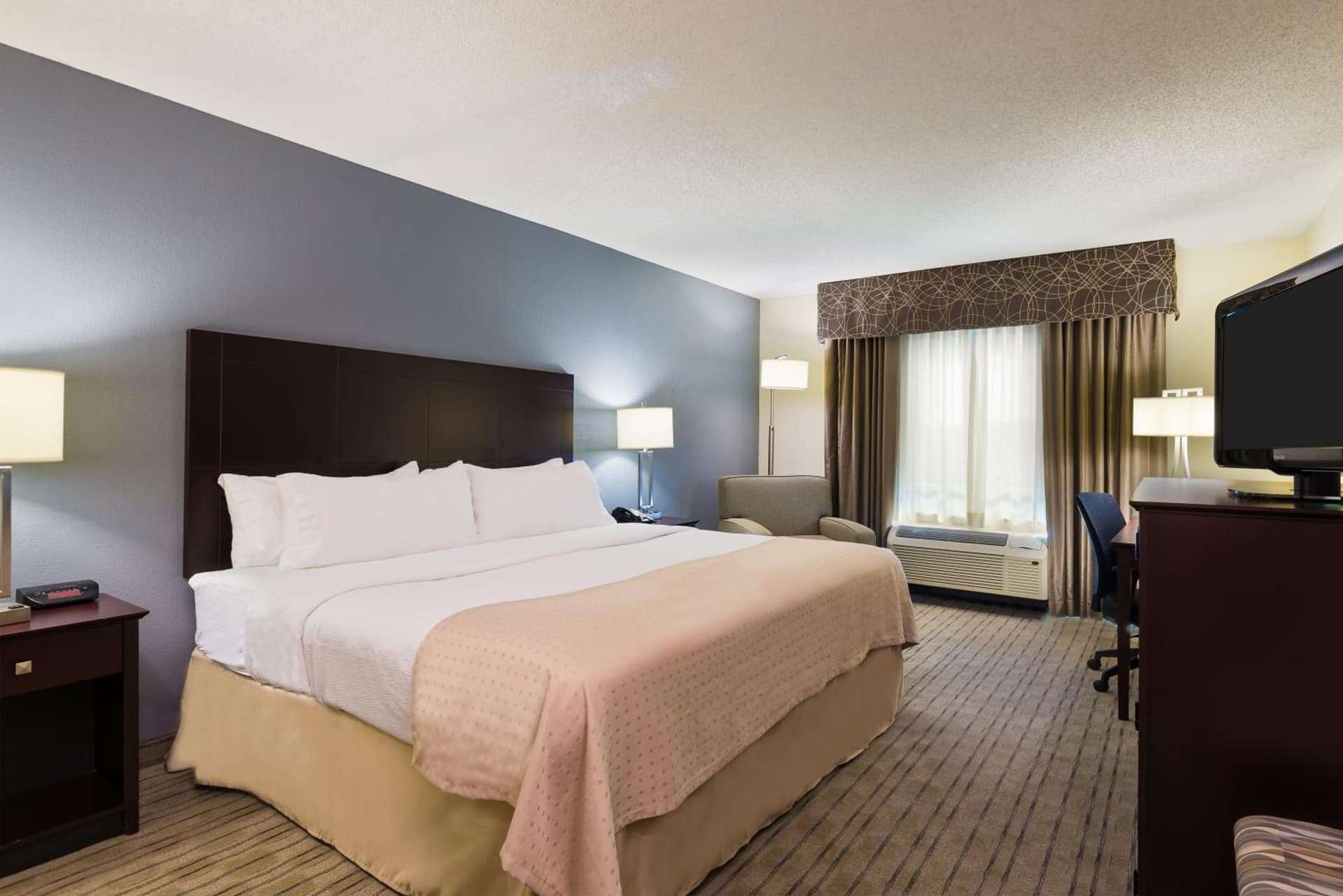 Holiday Inn Knoxville West - Cedar Bluff Rd by IHG gallery photo in Knoxville, TN — image 10