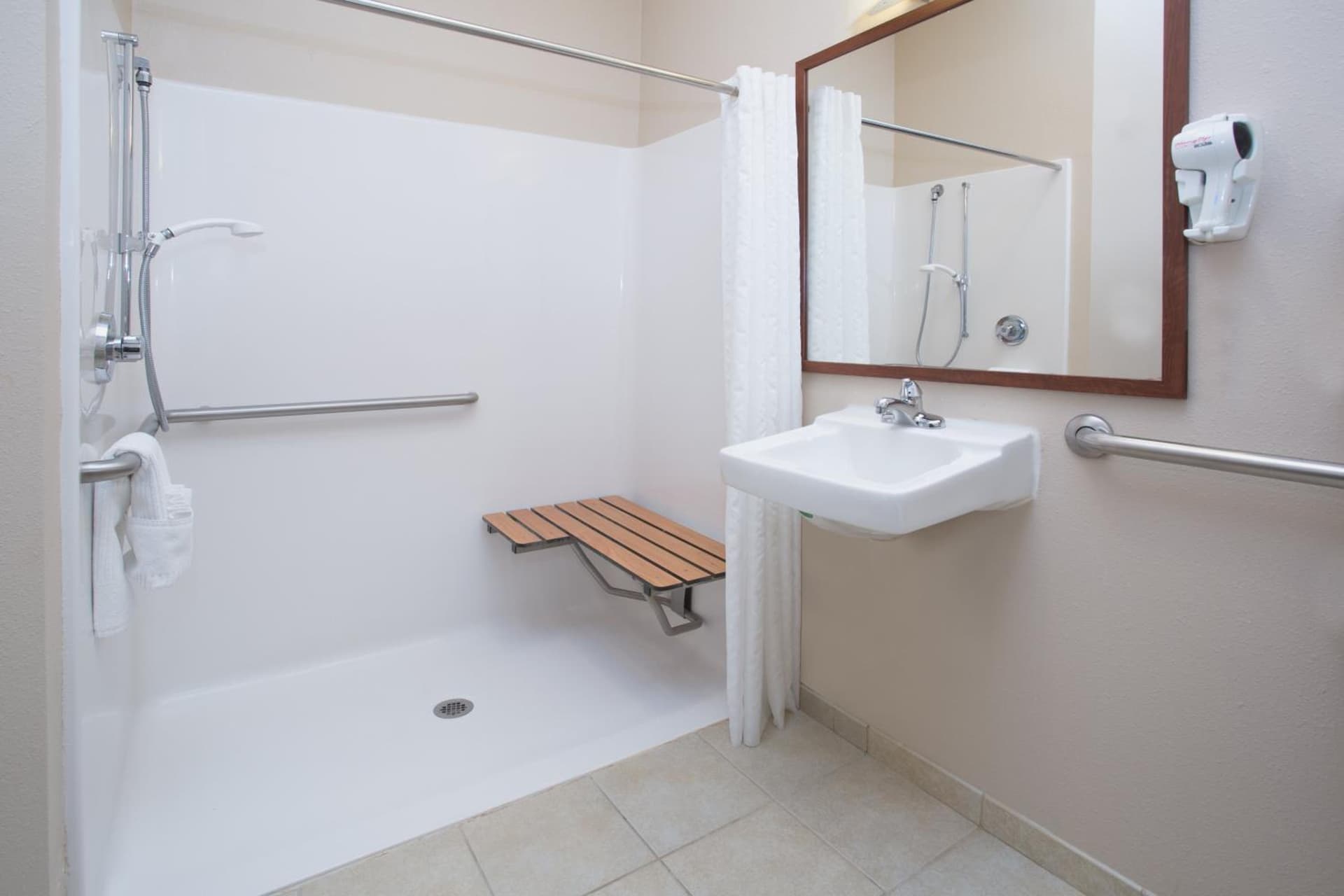 Candlewood Suites - Peoria at Grand Prairie by IHG gallery photo in Peoria, IL — image 38