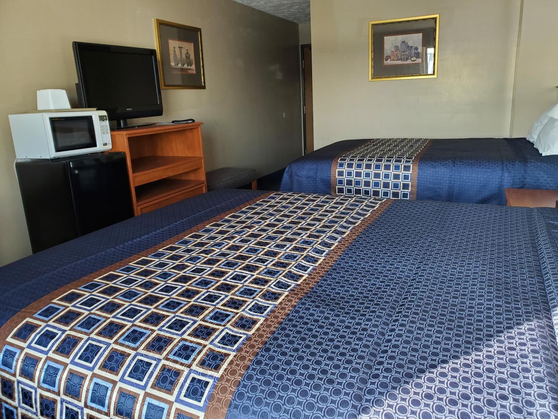 VICTORIAN INN property views in Central City, NE — gallery photo 3