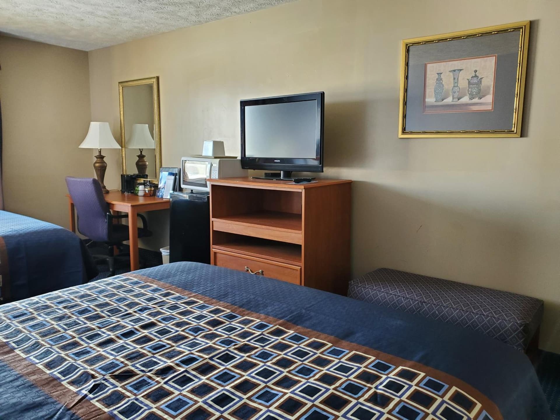 VICTORIAN INN interior in Central City, NE — gallery photo 2
