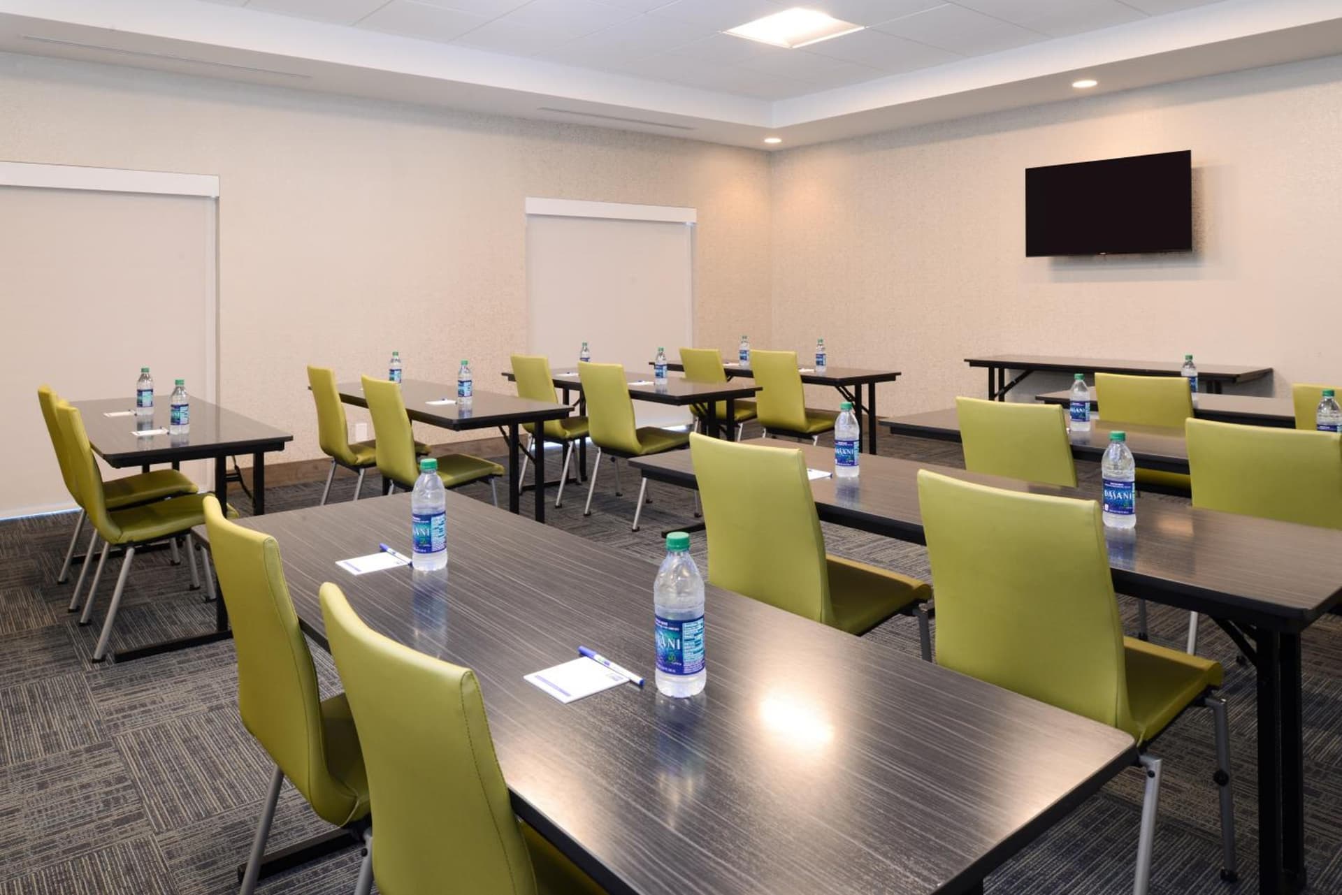 Holiday Inn Express & Suites - St. Petersburg - Madeira Beach by IHG gallery photo in St Petersburg, FL — image 7
