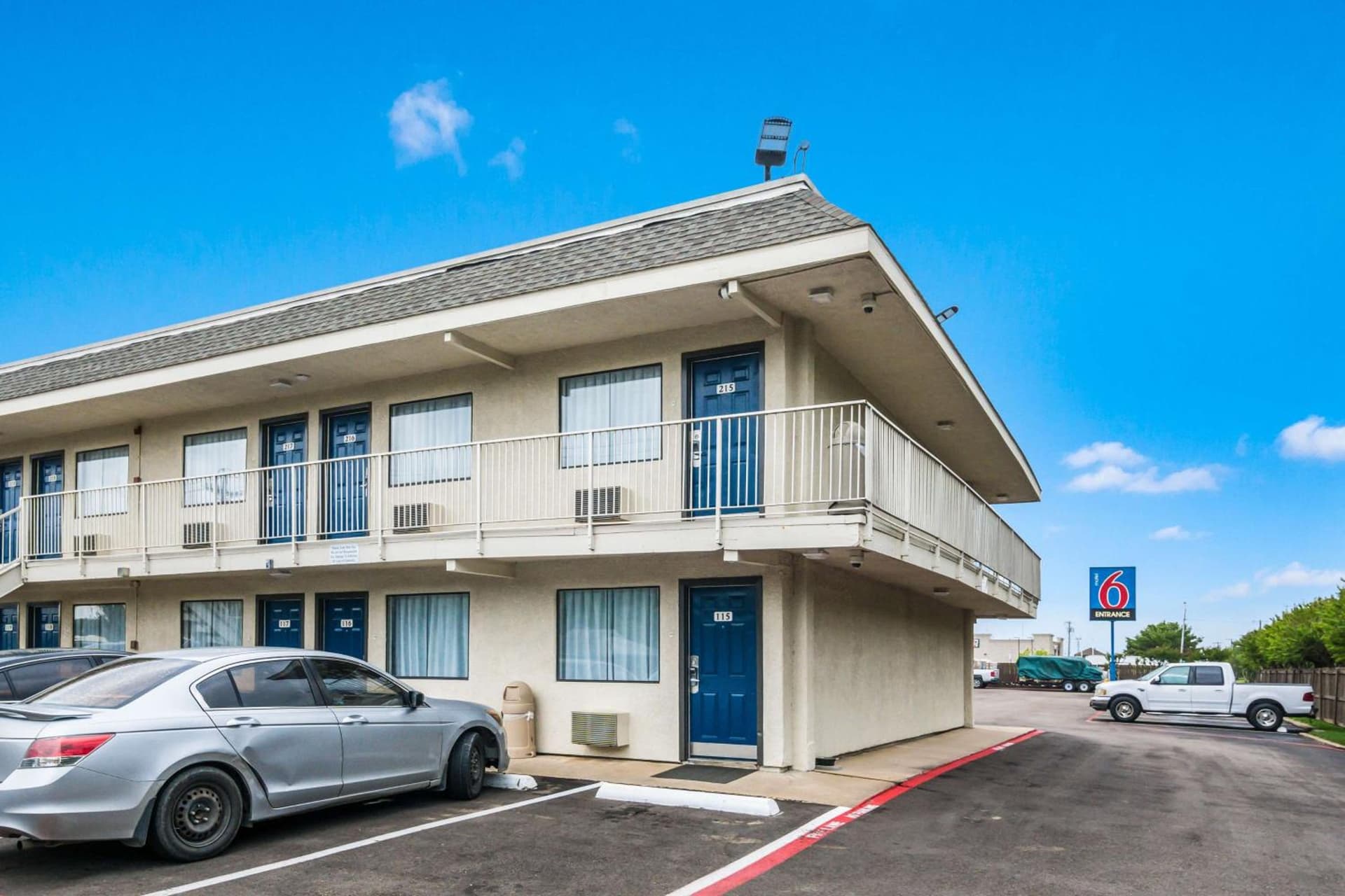 Motel 6-Irving, TX - Dallas interior in Irving, TX — gallery photo 2