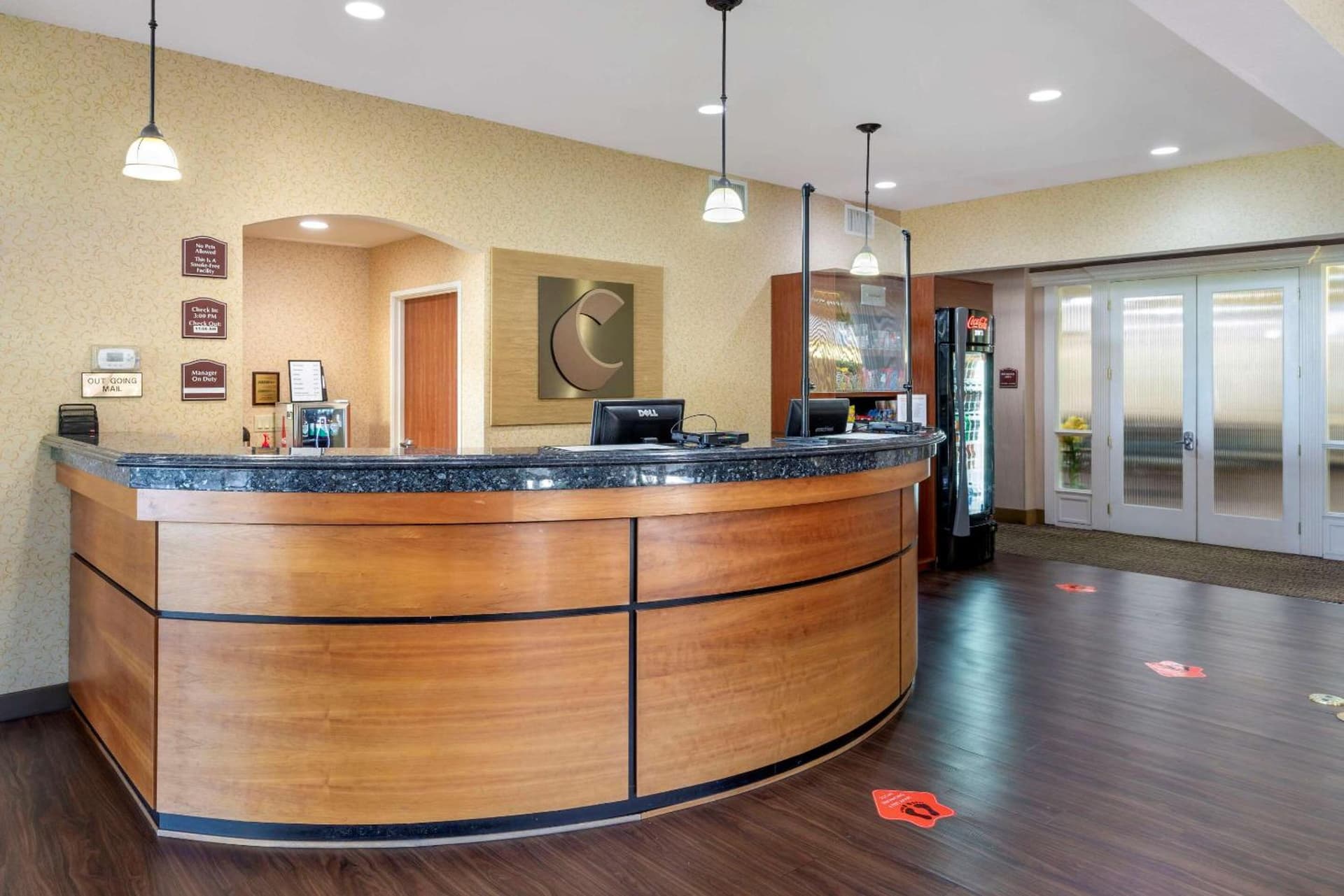 Comfort Suites Eugene University interior in Eugene, OR — gallery photo 2