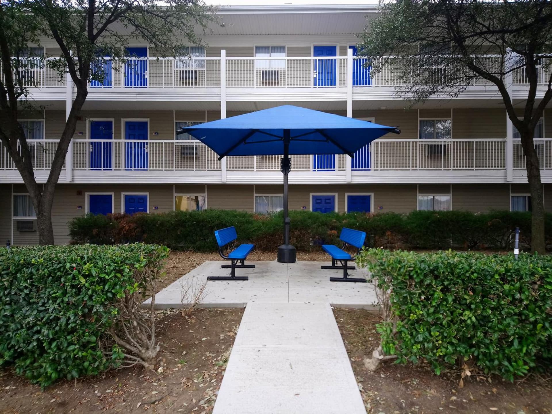 InTown Suites Extended Stay Carrollton TX - Westgrove Drive interior in Carrollton, TX — gallery photo 2