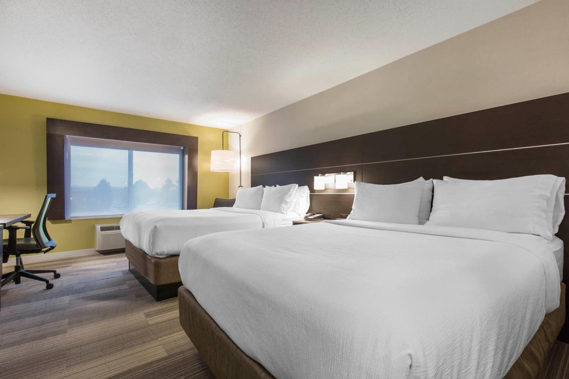 Holiday Inn Express & Suites Chicago West - St Charles by IHG gallery photo in Saint Charles, IL — image 28