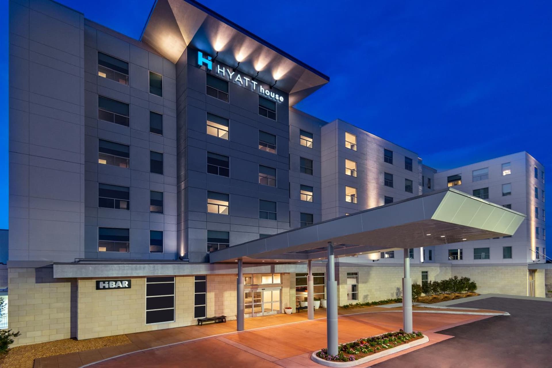 Hyatt House Tampa Airport/Westshore property views in Tampa, FL — gallery photo 3