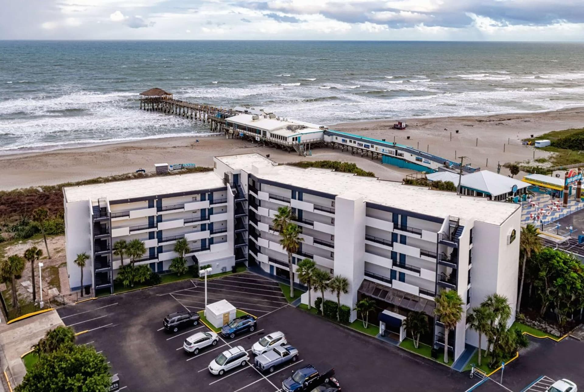 La Quinta by Wyndham Cocoa Beach Oceanfront — hotel in Cocoa Beach, Florida