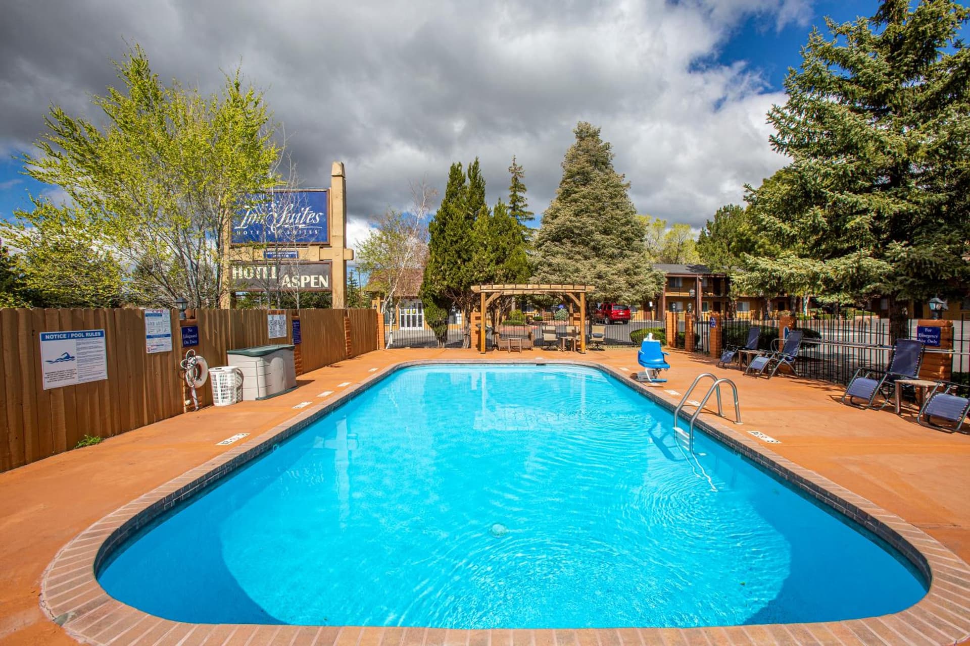 Hotel Aspen Flagstaff/ Grand Canyon InnSuites interior in Flagstaff, AZ — gallery photo 2