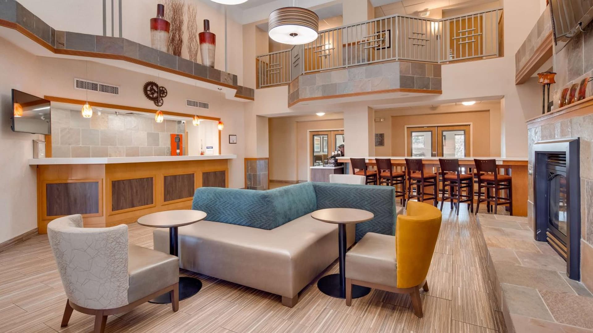 Best Western Plus Gateway Inn & Suites - Aurora interior in Aurora, CO — gallery photo 2