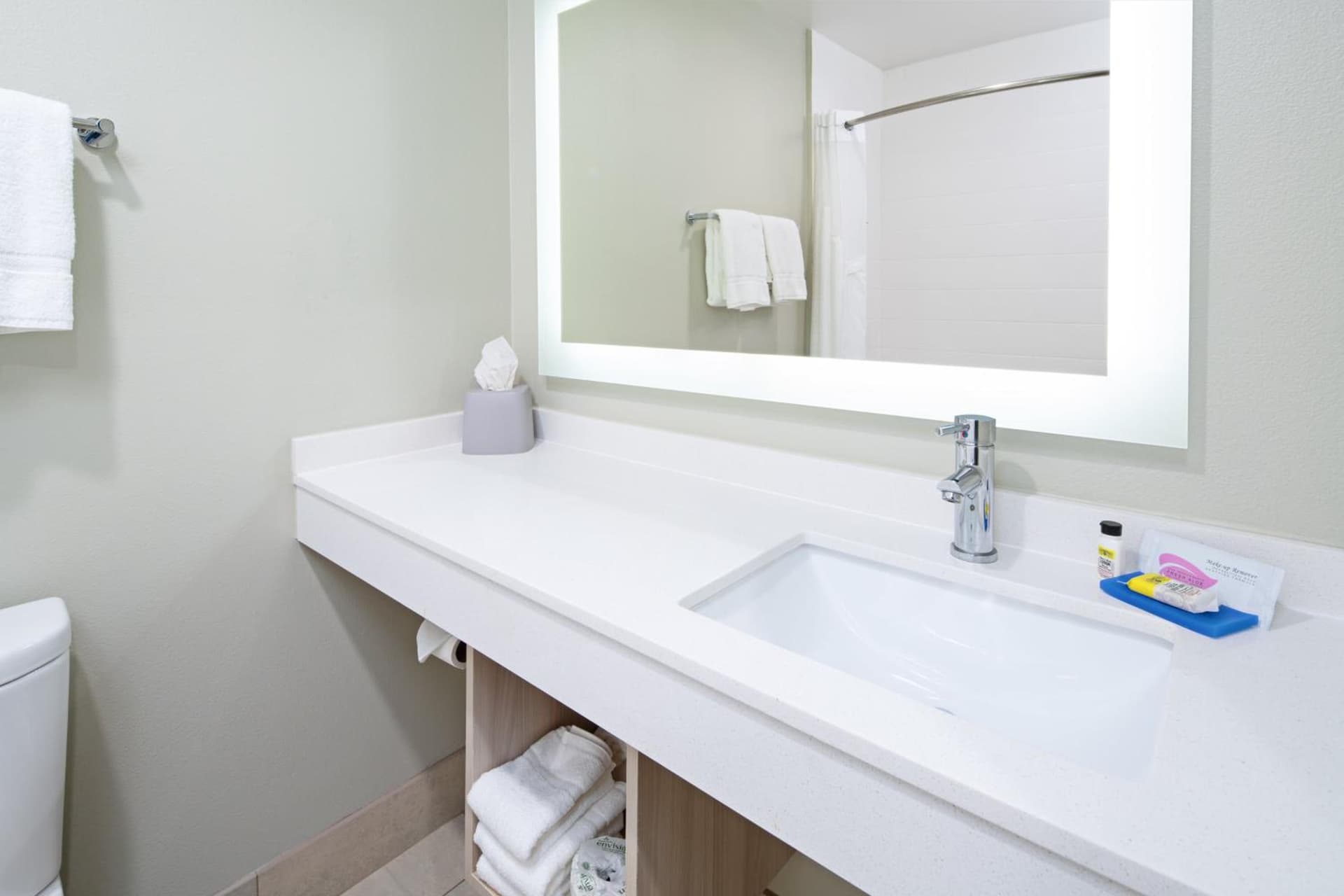 Holiday Inn Express & Suites Watsonville by IHG gallery photo in Watsonville, CA — image 13