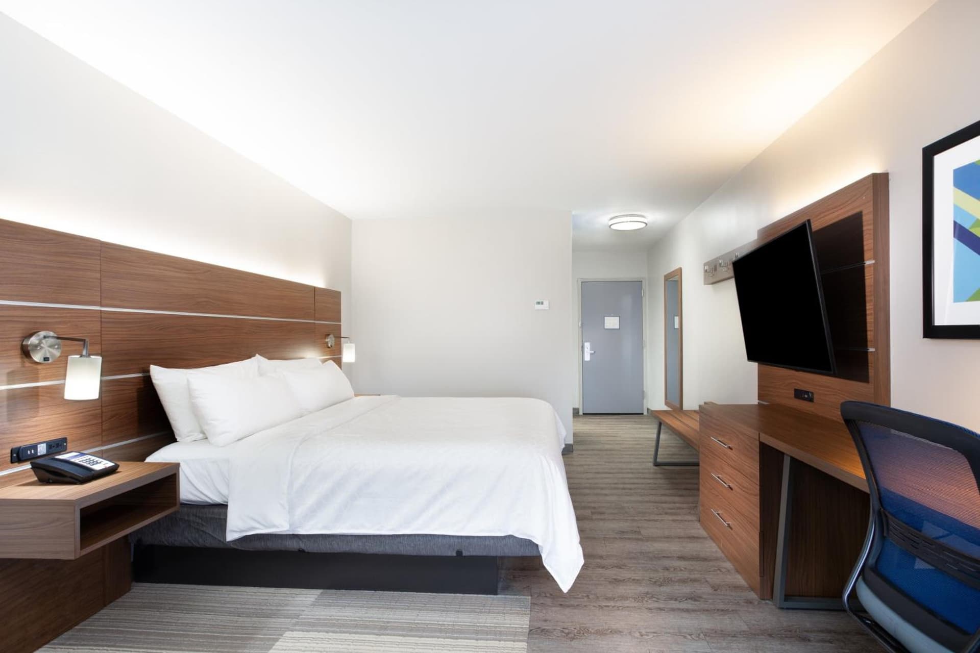 Holiday Inn Express & Suites - Morehead City by IHG gallery photo in Morehead City, NC — image 8