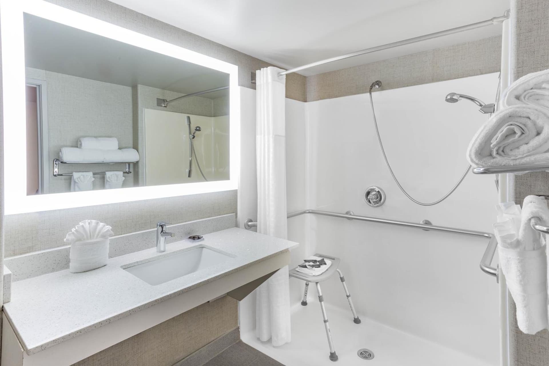 Wingate by Wyndham Tinley Park gallery photo in Tinley Park, IL — image 21