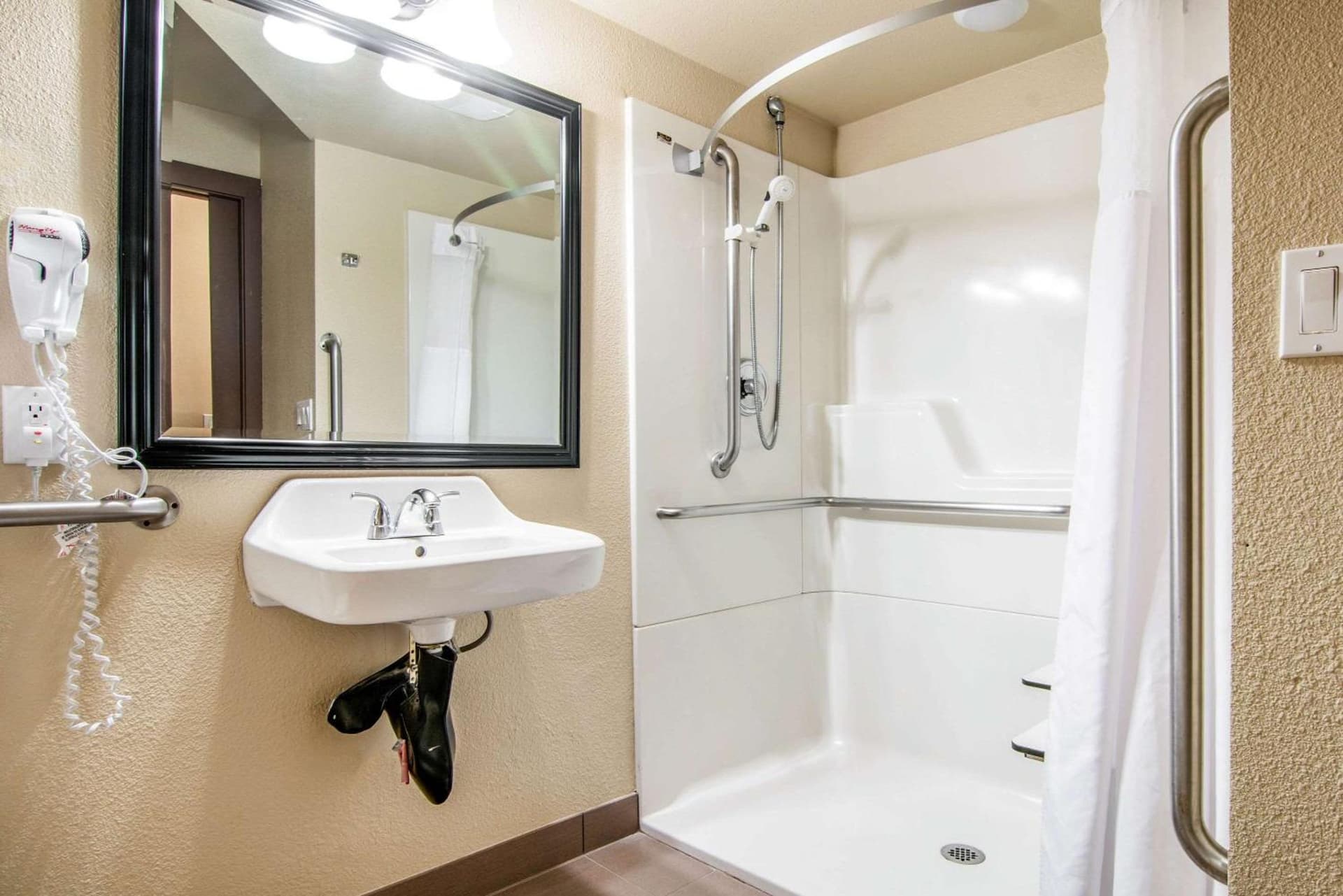 Comfort Inn & Suites Vancouver Downtown City Center gallery photo in Vancouver, WA — image 27