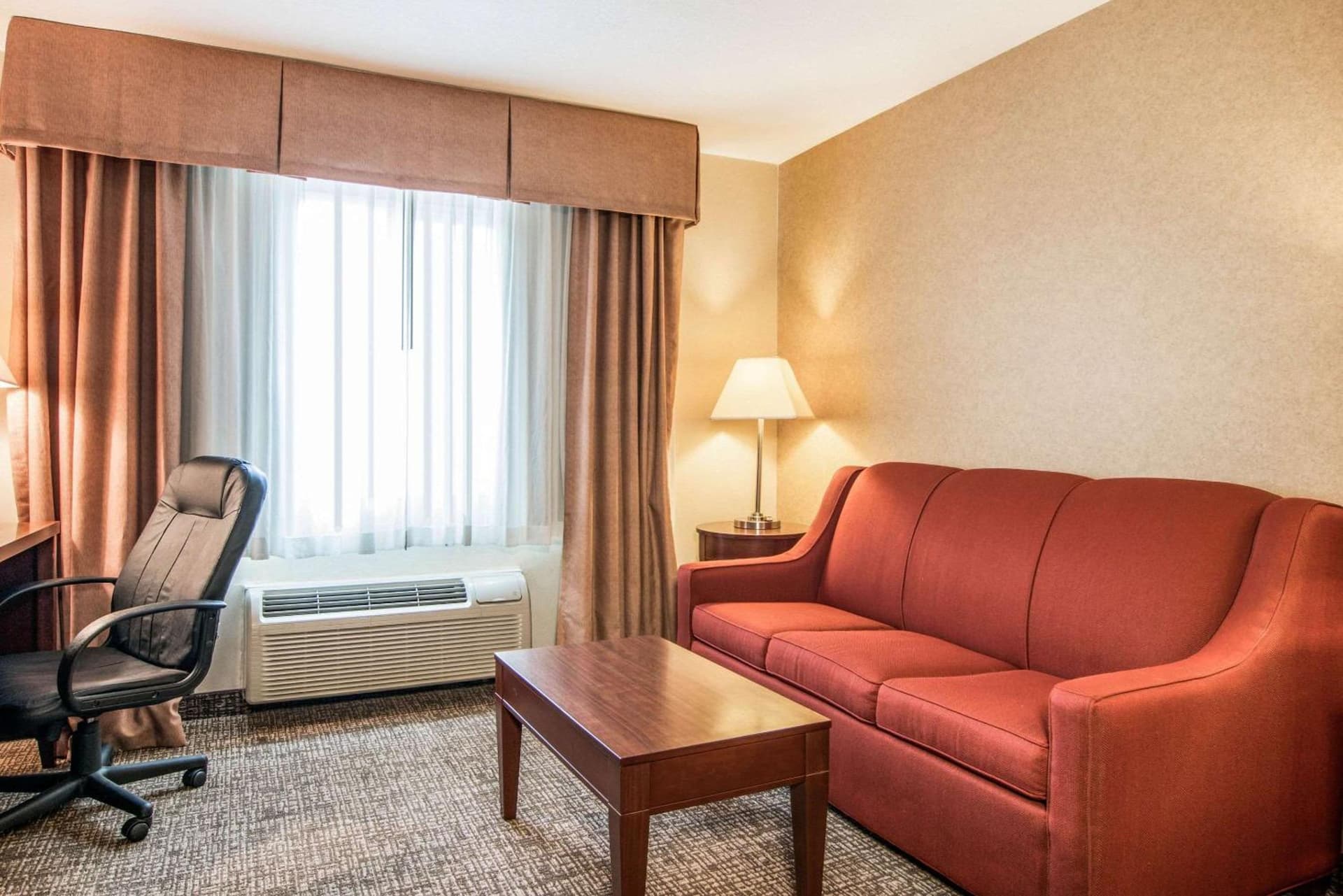 Comfort Inn & Suites Vancouver Downtown City Center gallery photo in Vancouver, WA — image 34
