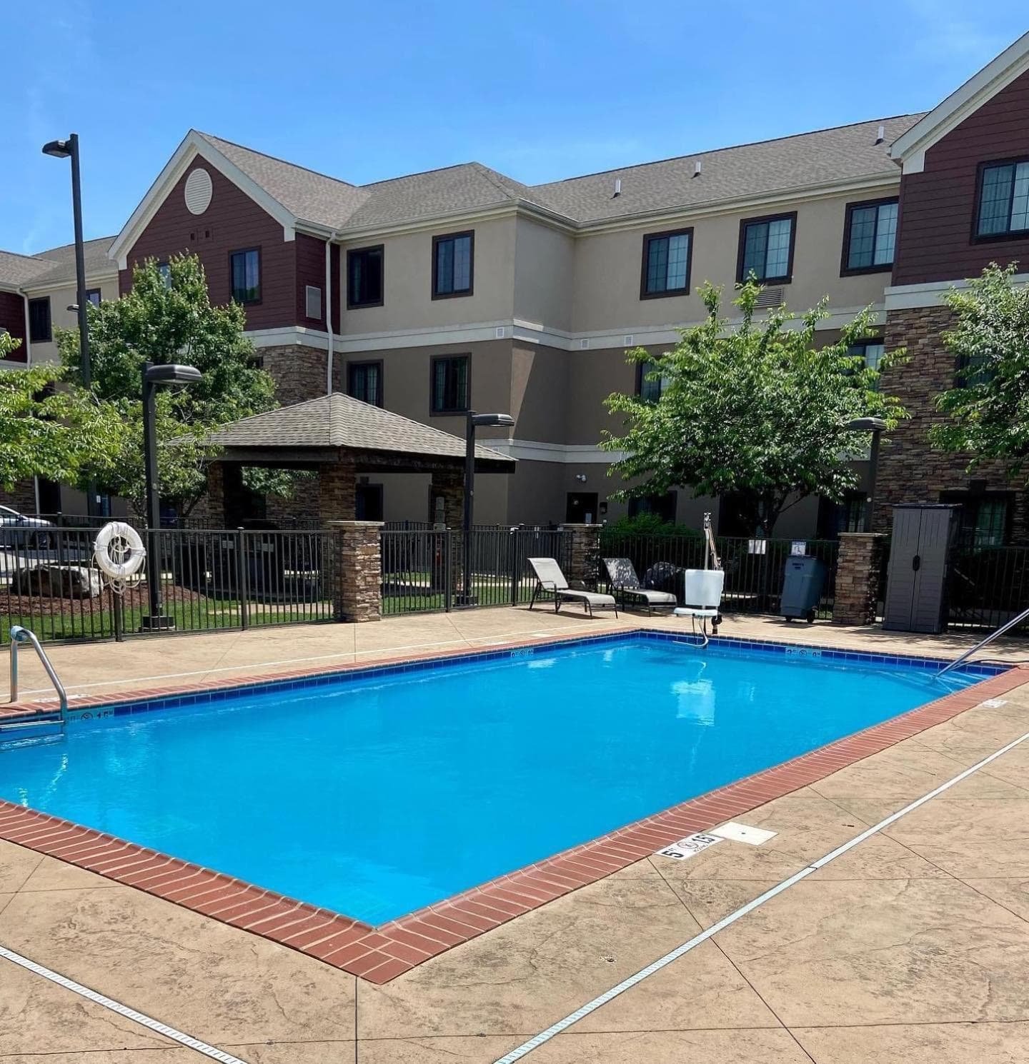 Staybridge Suites Bowling Green by IHG interior in Bowling Green, KY — gallery photo 2