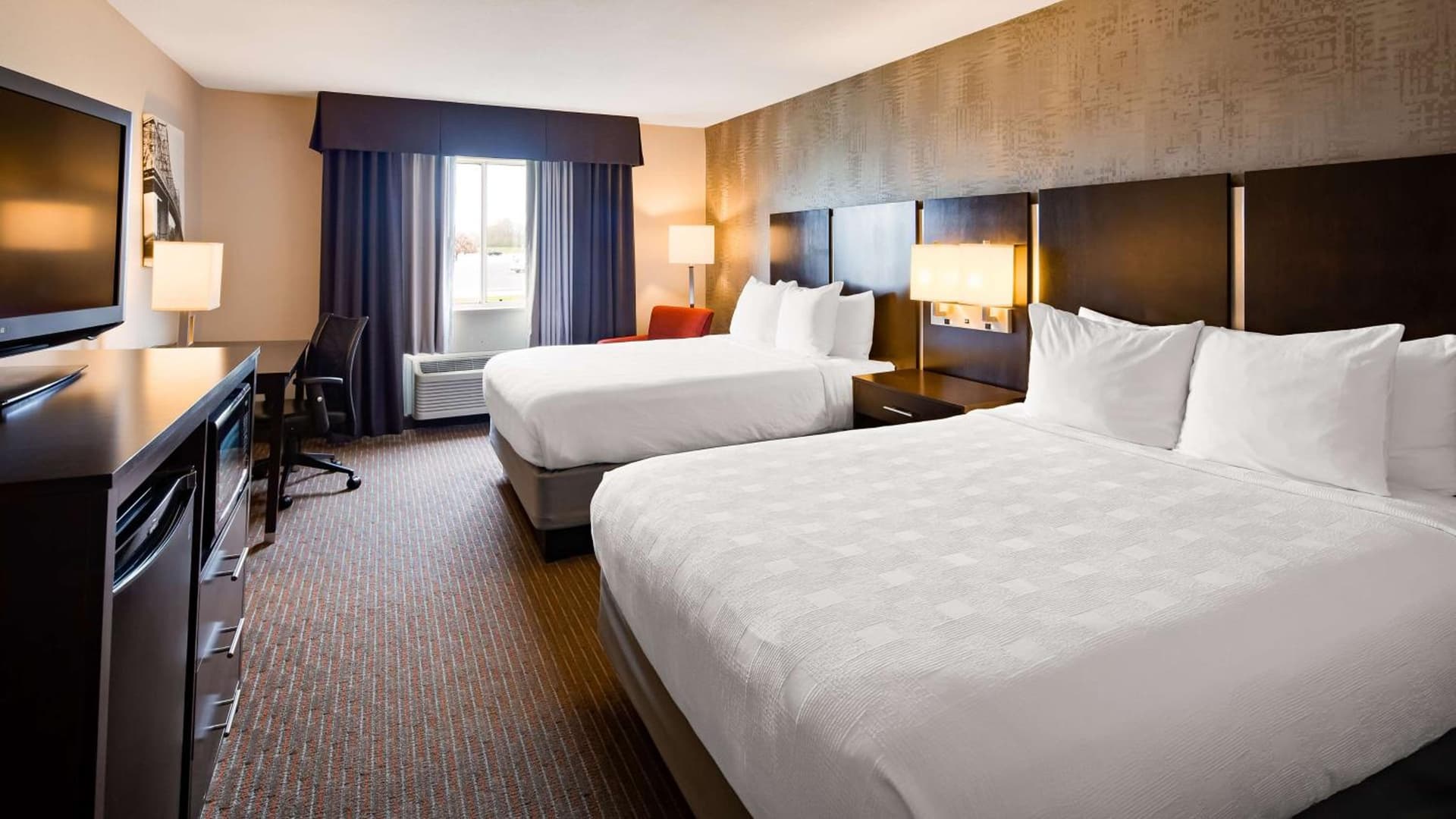 Best Western Muscatine - Pearl City Hotel property views in Muscatine, IA — gallery photo 3