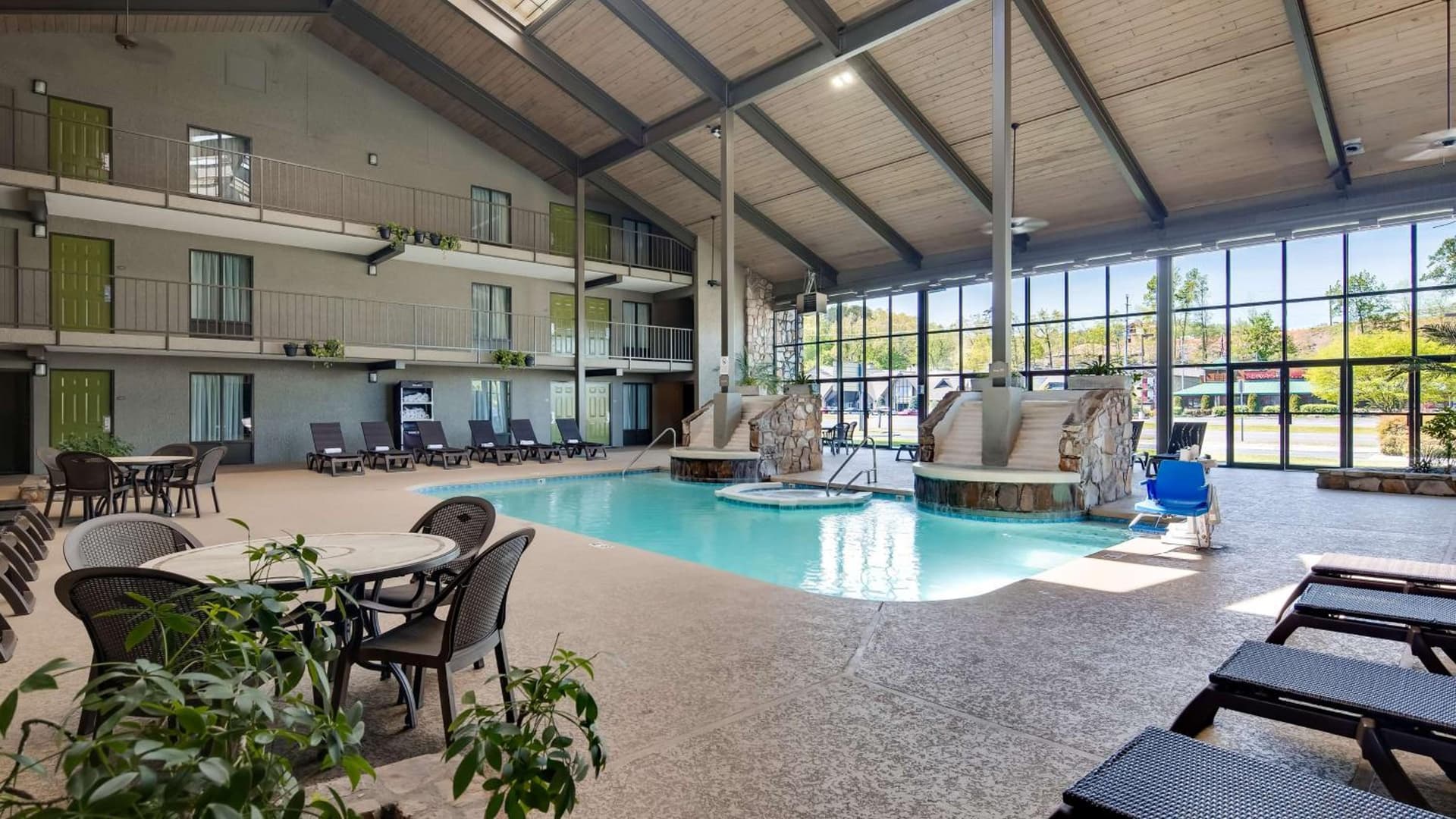 Best Western Plaza Inn property views in Pigeon Forge, TN — gallery photo 3